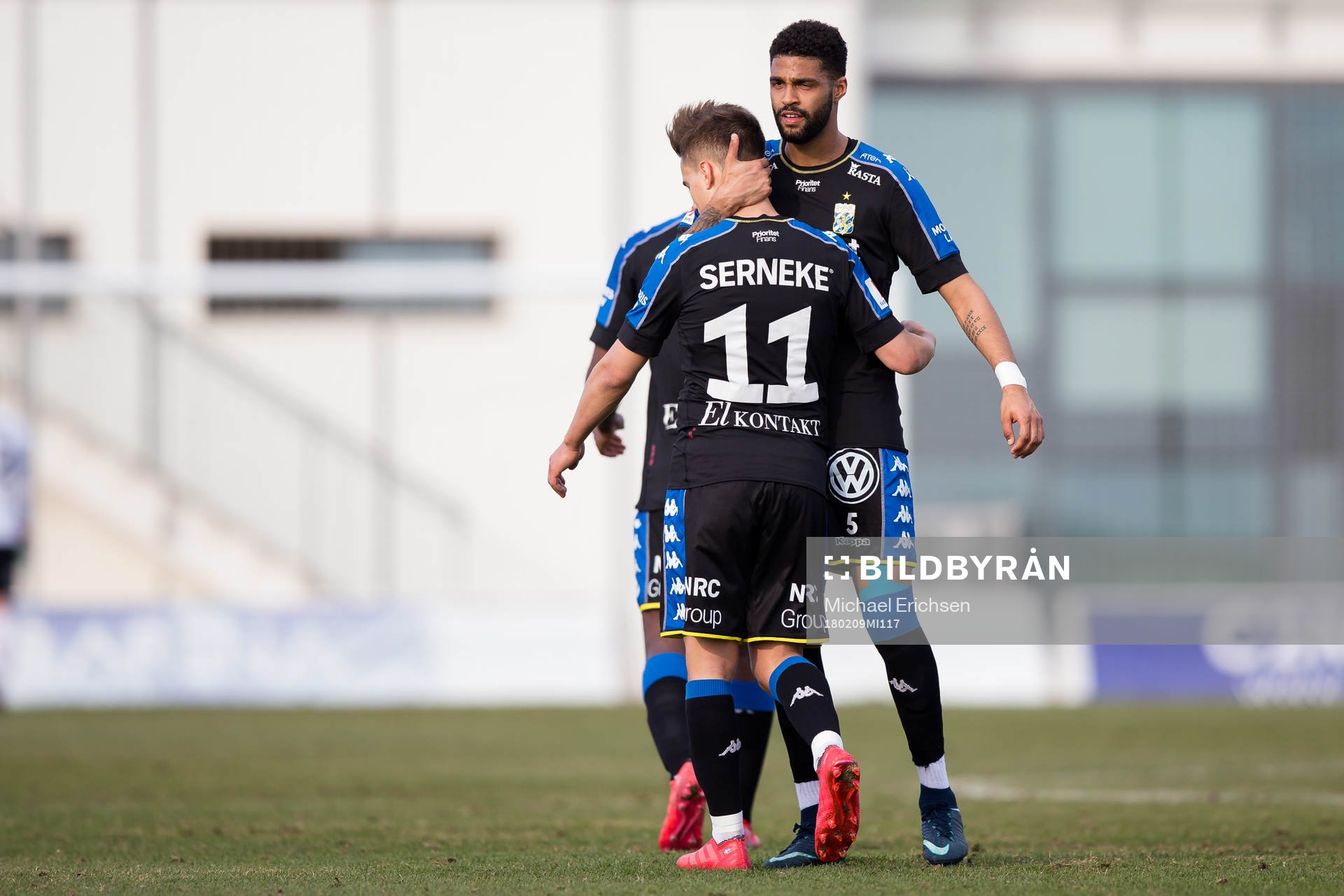 IFK Göteborgs Amin Affane jublar ihop med Kristopher Da