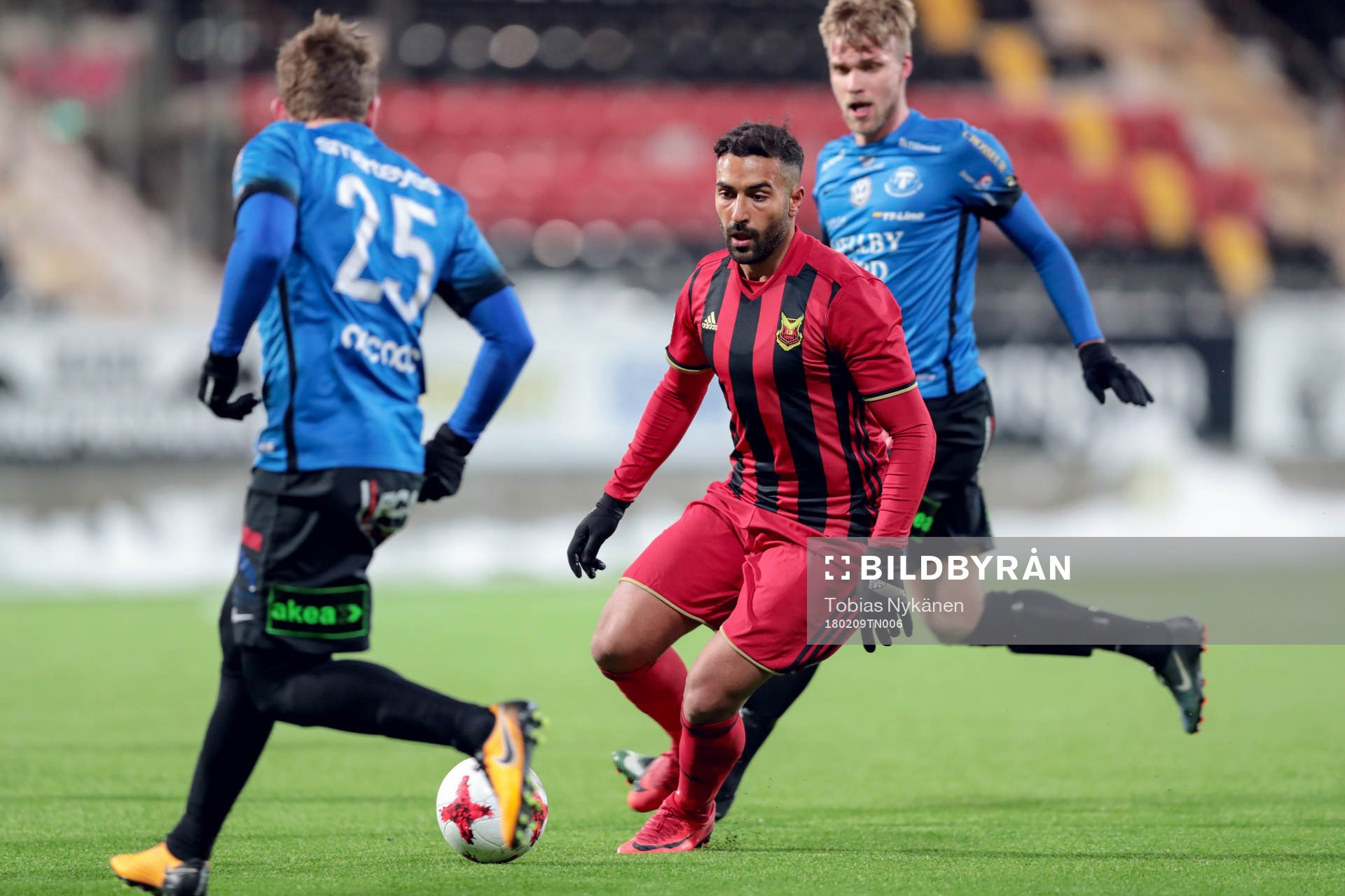 Östersunds Saman Ghoddos och Trelleborgs Victor Nilsson