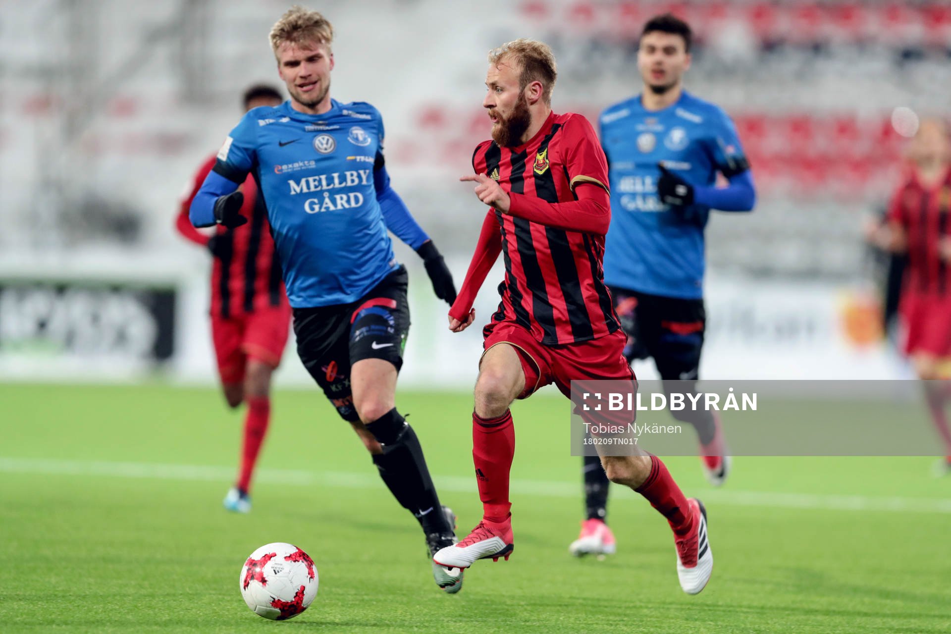 Östersunds Curtis Edwards och Trelleborgs Robin Nilsson
