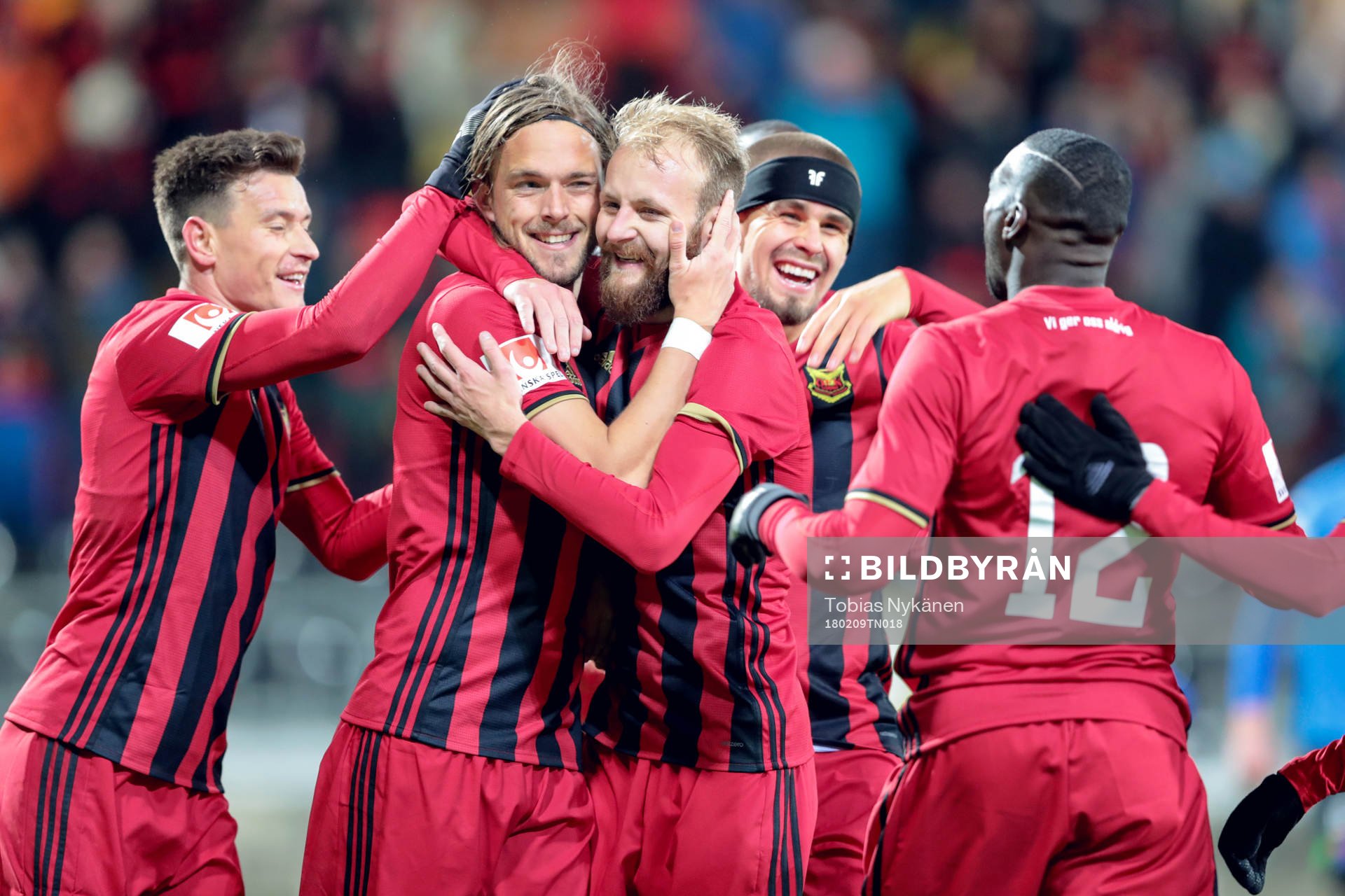 Östersunds Tom Pettersson jublar med lagkamrater efter 3-0 under fotbollsmatchen i Svenska Cupen mellan Östersund och Trelleborg den 9 februari 2018 i Östersund.