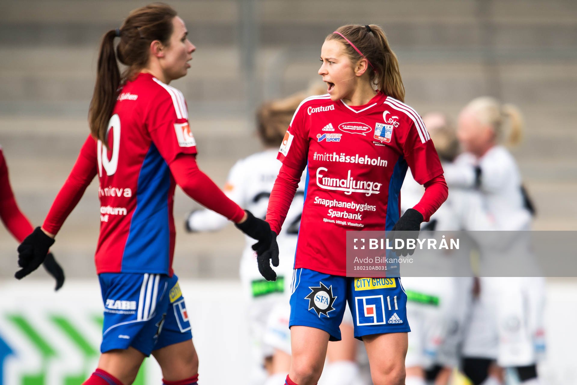 Vittsjös Emmi Alanen deppar medan Rosengårds spelare