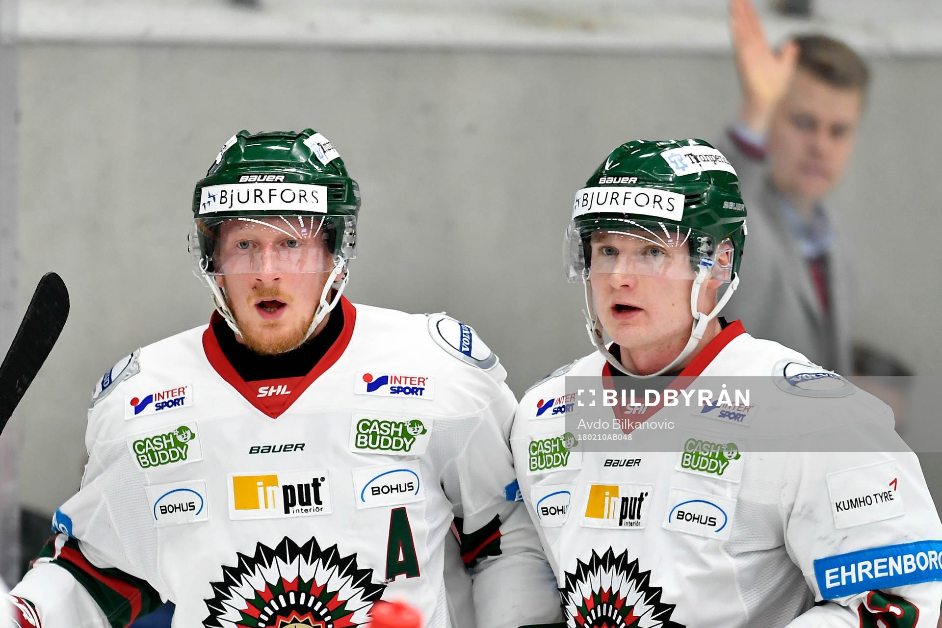 Frölundas Simon Hjalmarsson jublar med Frölundas Carl