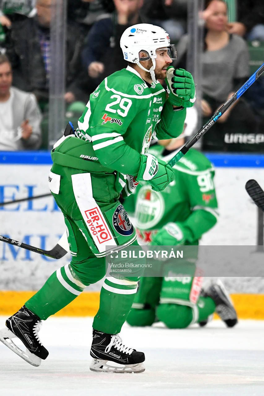 Rögles Ludvig Rensfeldt skjuter och gör mål
