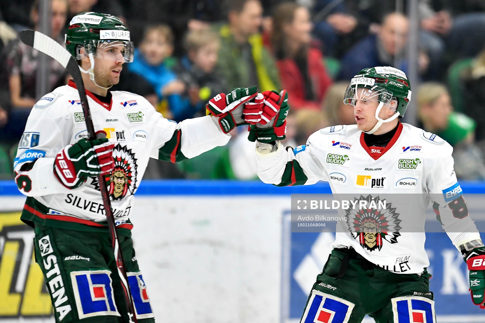 Färjestads Jonathan Sigalet jublar med Ryan Lasch