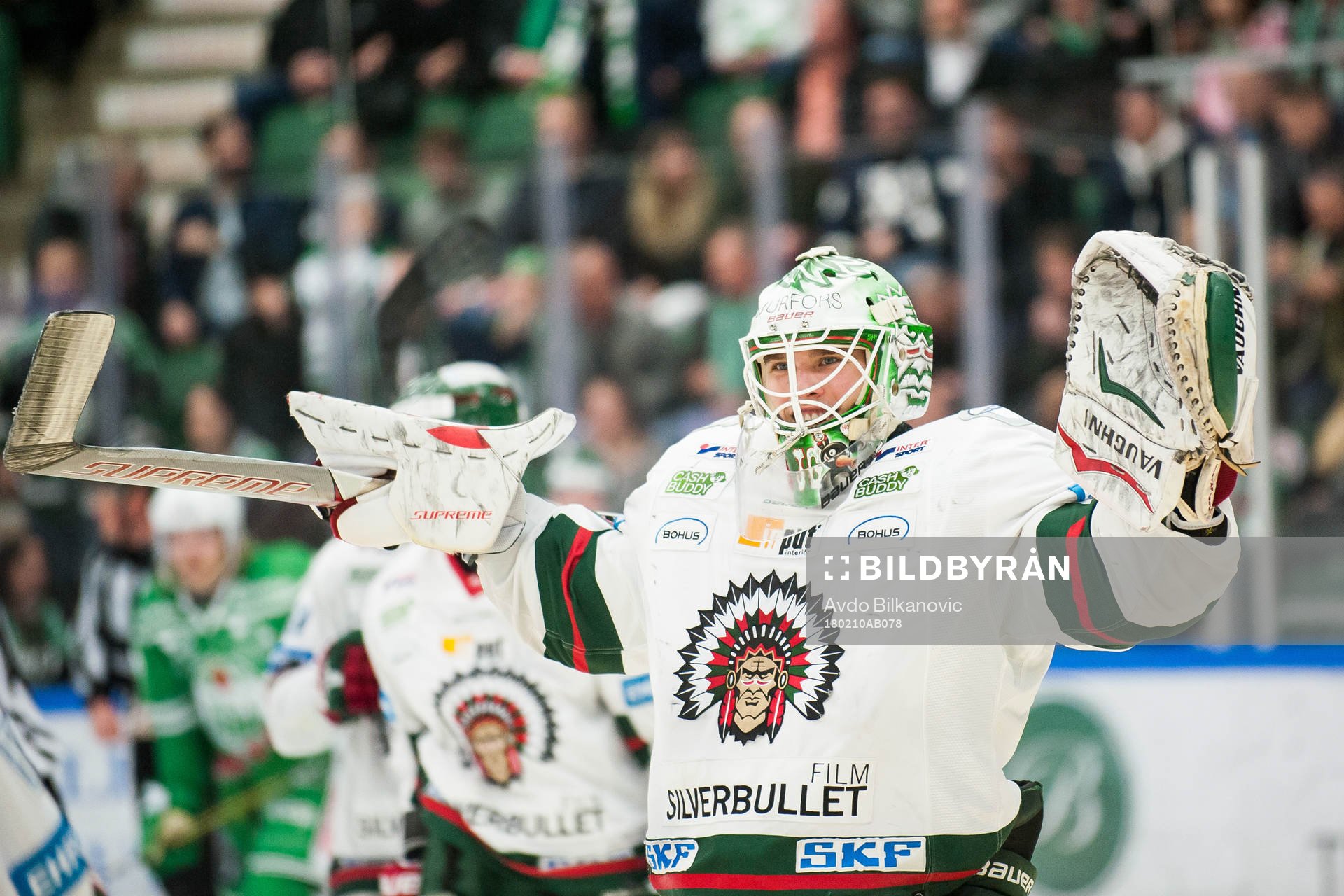 Frölundas målvakt Johan Gustafsson jublar