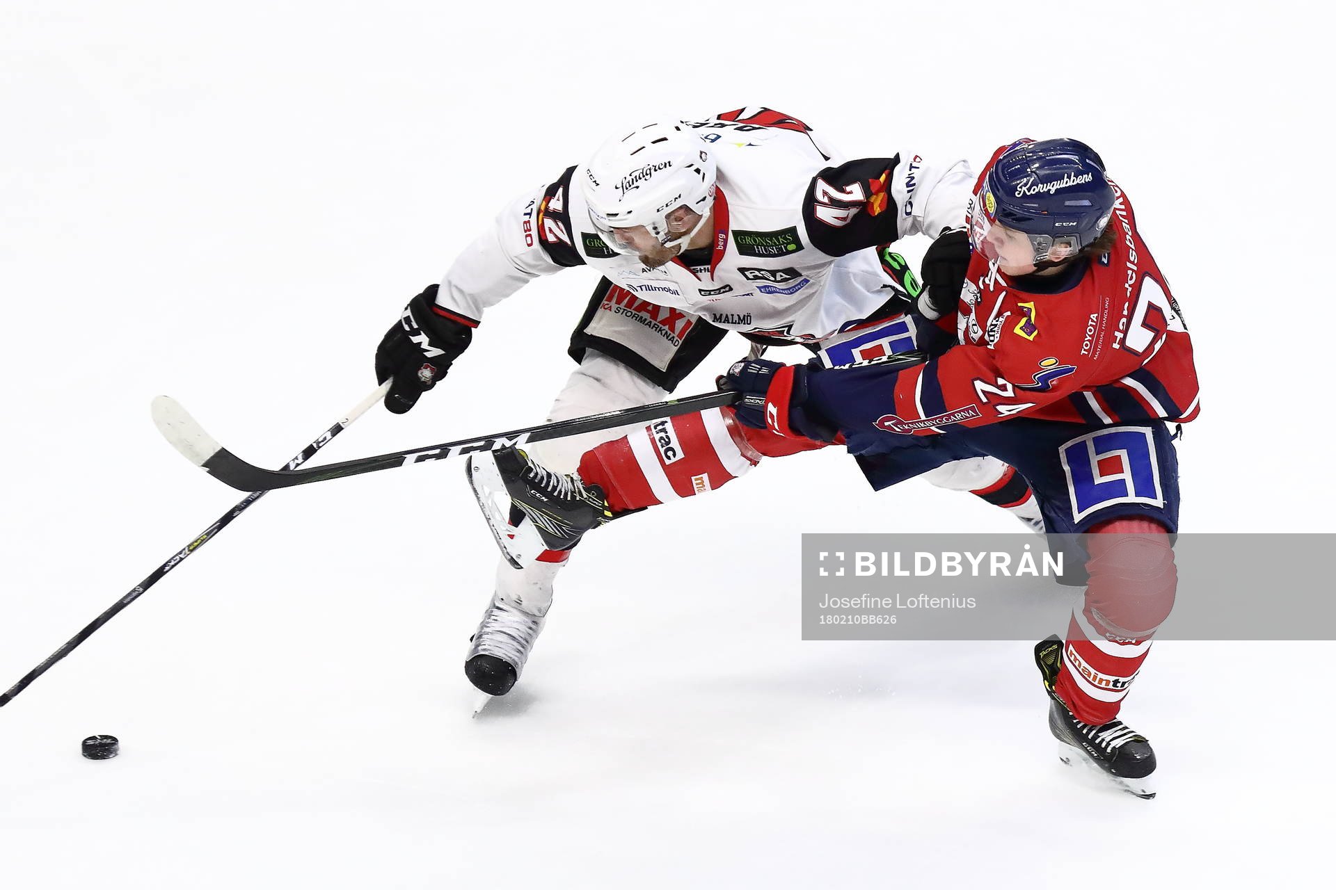 Linköpings Olle Lycksell och Malmös Redhawks Niklas Arell
