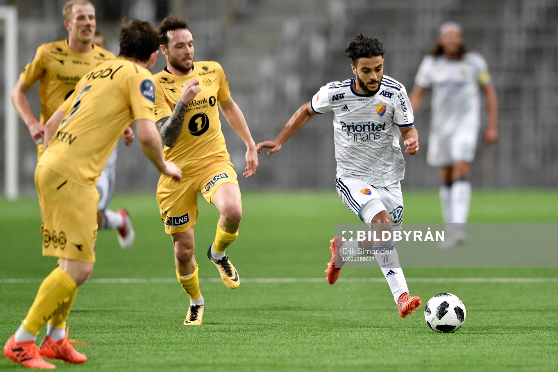 Djurgårdens Othman El Kabir driver bollen under en träningsmatch i fotboll mellan Djurgården och Bodö/Glimt den 10 februari 2018 i Stockholm.