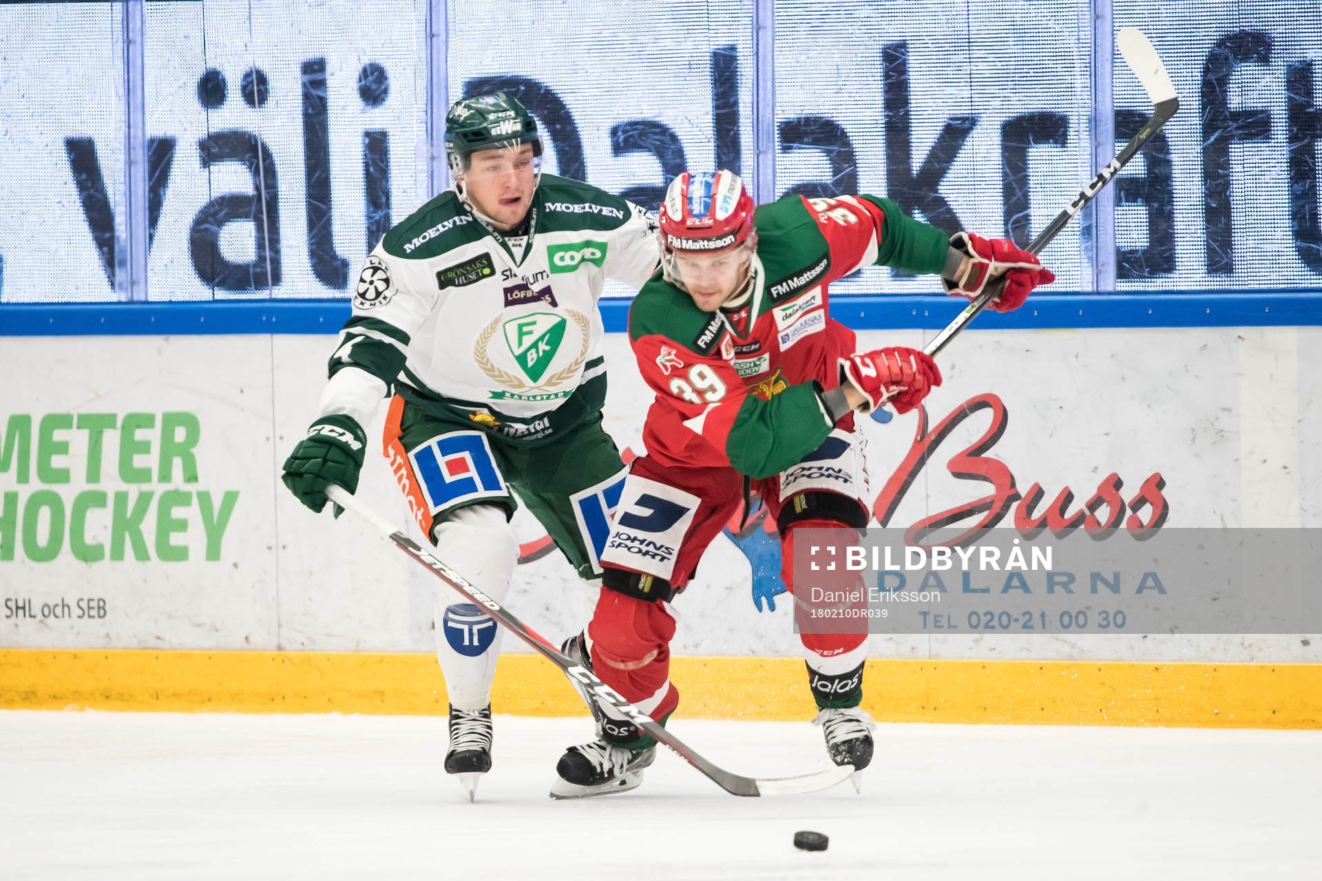 Färjestads Alexander Leandersson och Moras Jacob Nilsson