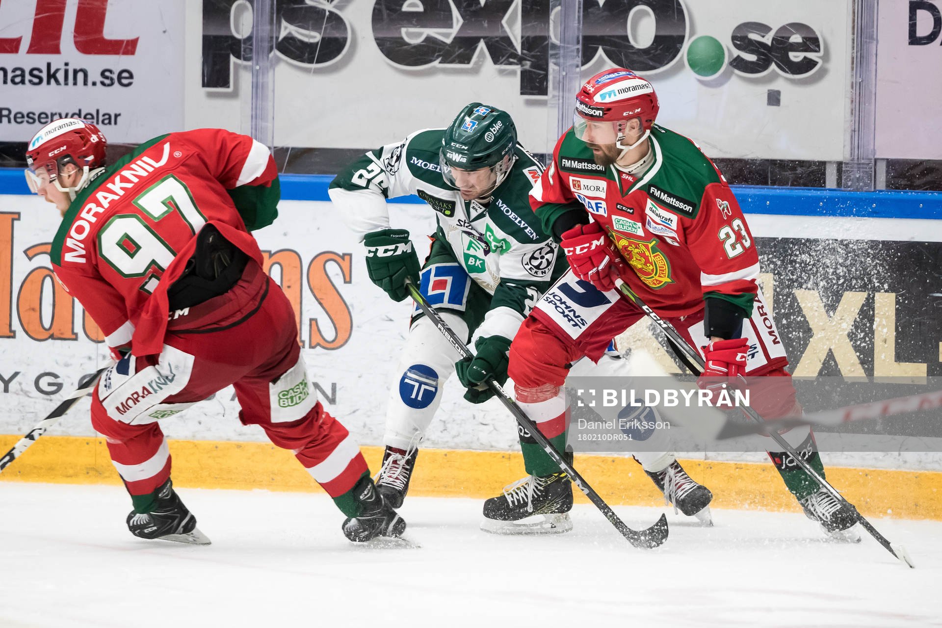 Moras David Kase och Färjestads Martin Johansson  och