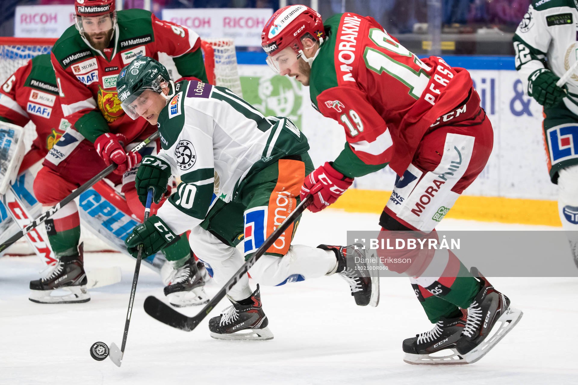 Färjestads Marcus Nilsson och Moras John Persson  i
