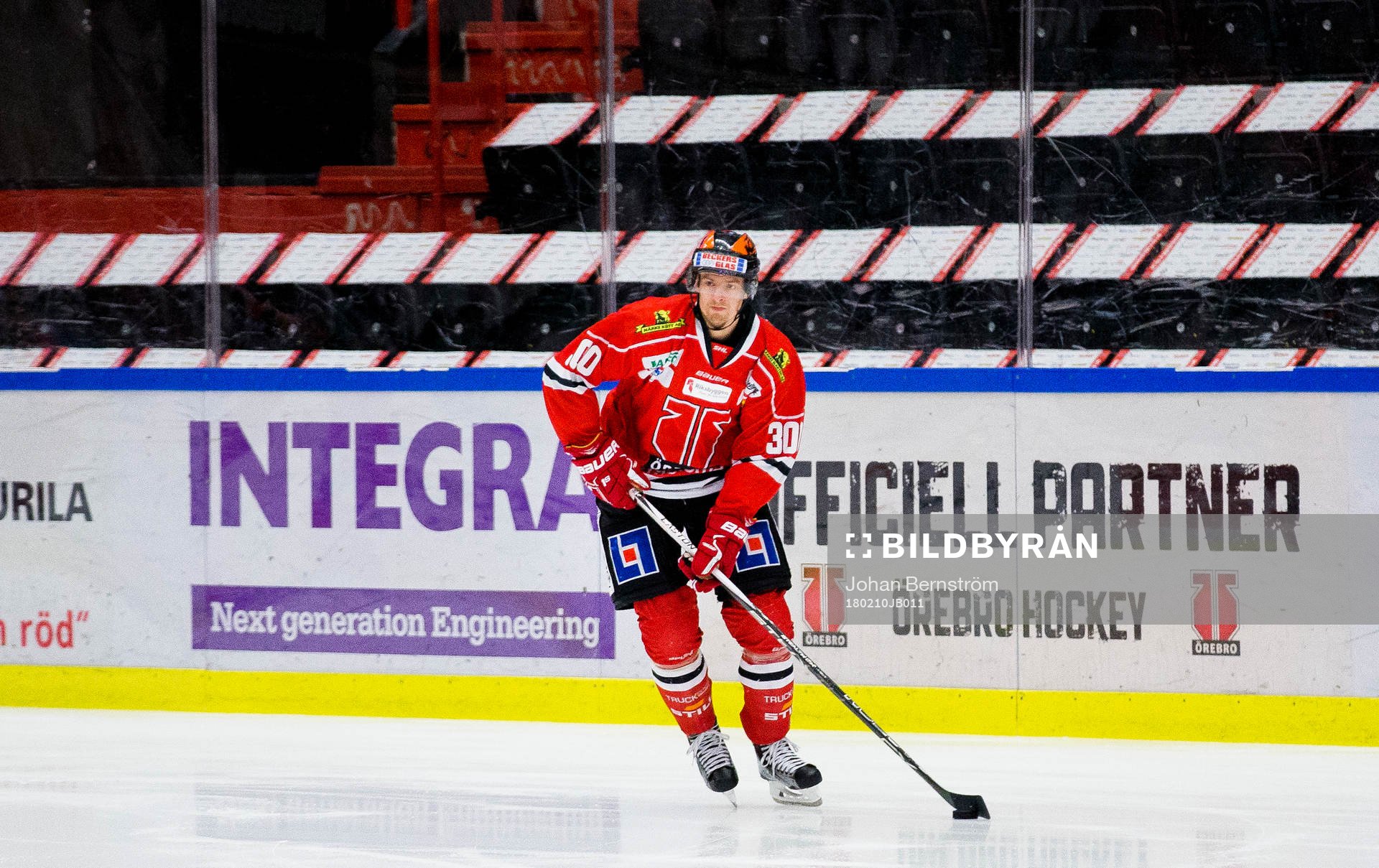 e match idag och har nummer 300 på tröjan