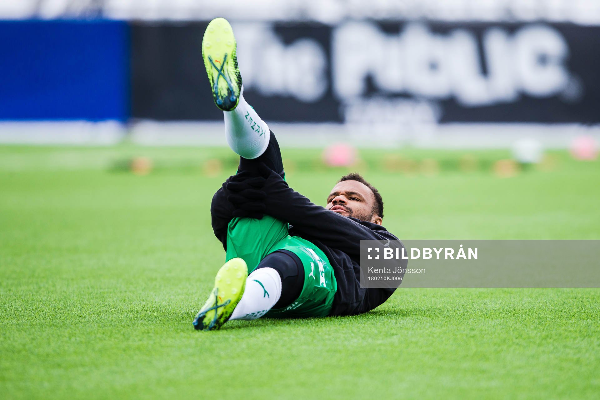 Hammarbys Serge-Junior Martinsson Ngouali innan