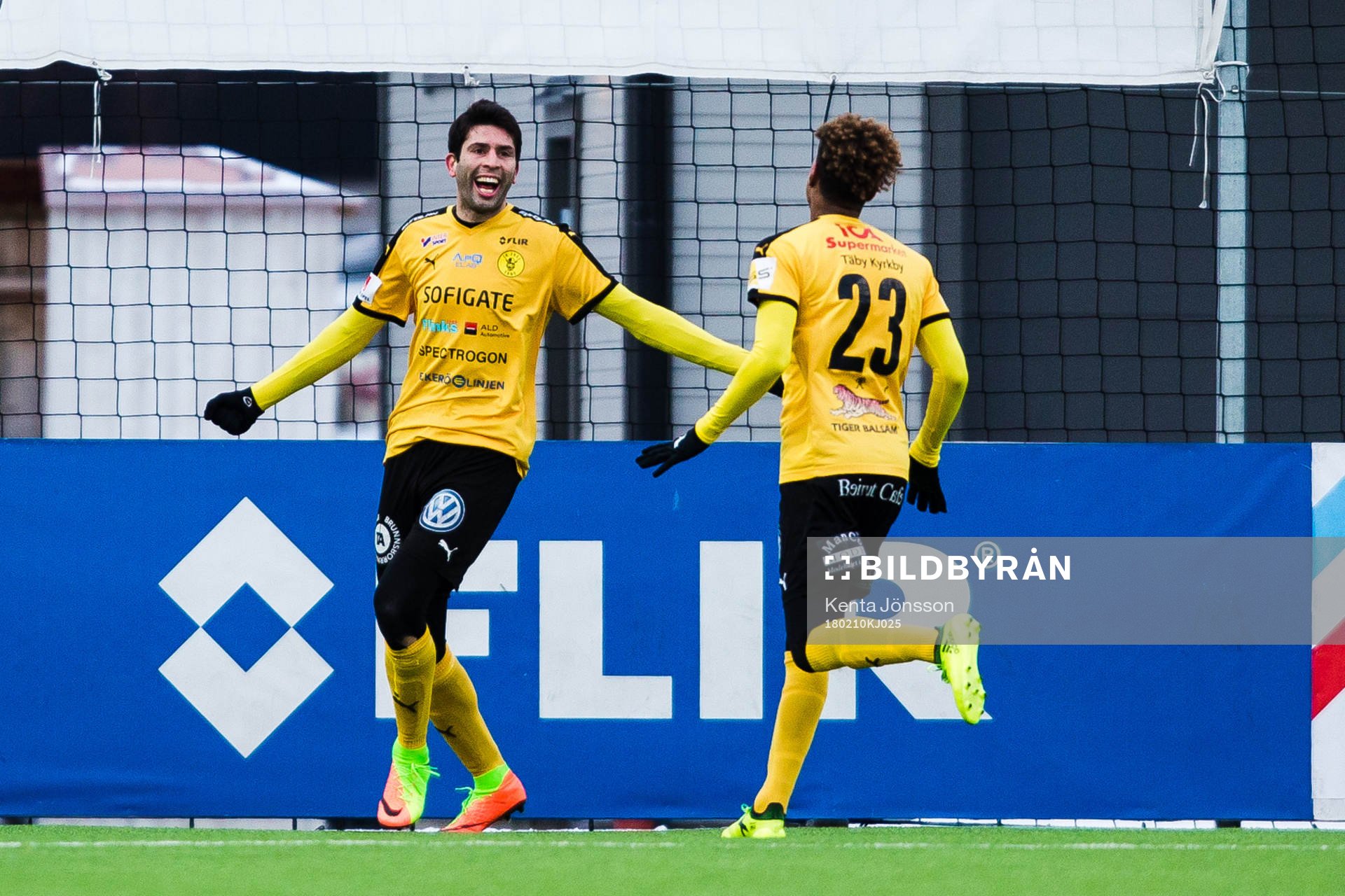 Frejs Luca Gerbino Polo jublar med Joseph Ceesay efter 2-0 under träningsmatchen i fotboll mellan Frej och Hammarby den 10 Februari 2018 i Stockholm.
