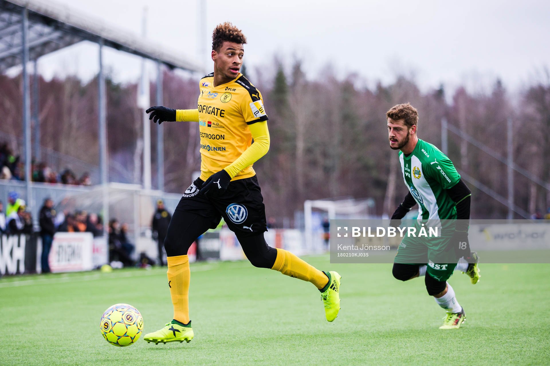 Frejs Joseph Ceesay och Hammarbys Rebin Asaad