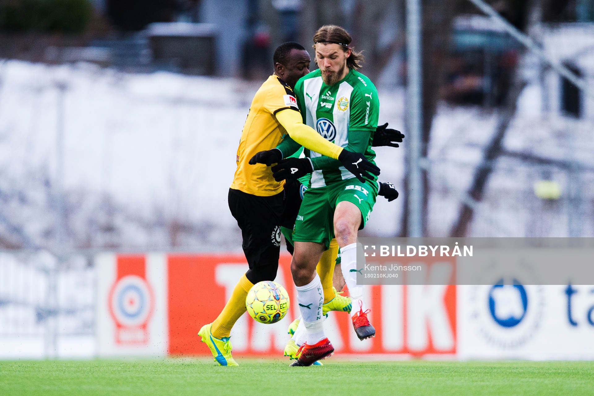 Hammarbys Björn Paulsen och Frejs Nsima Peter