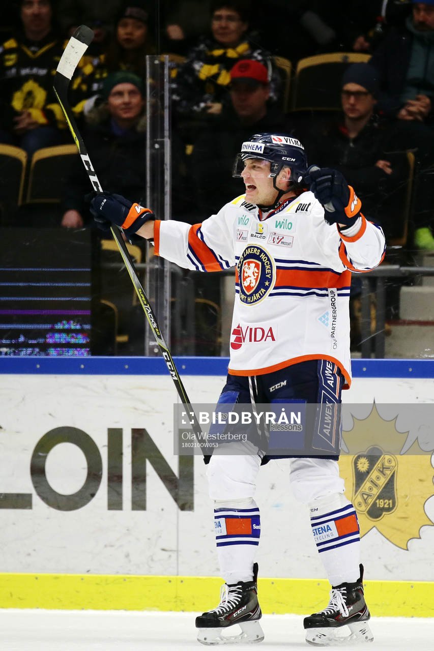 Växjös Oliver Bohm jublar