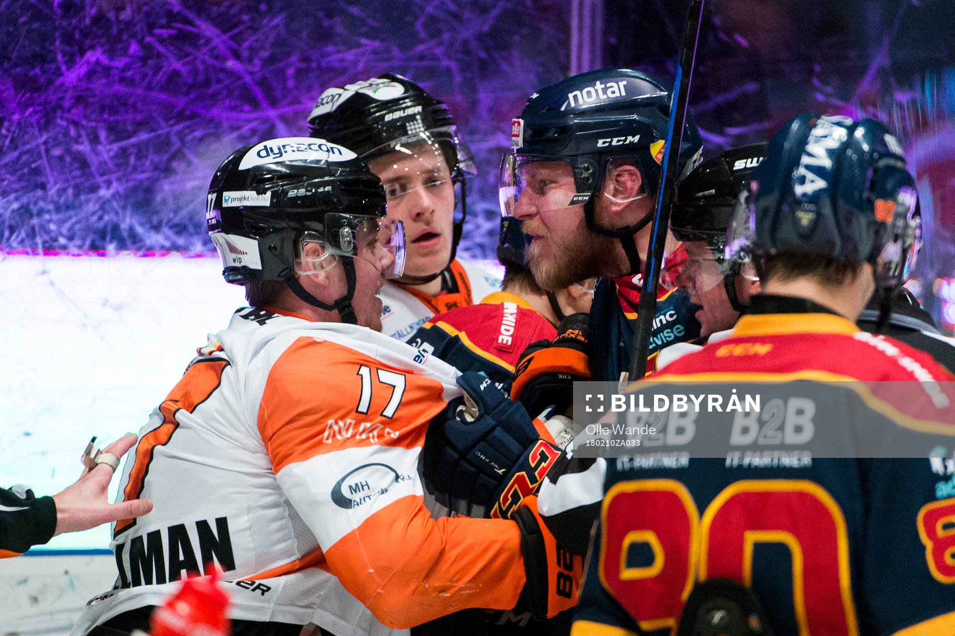 Djurgårdens Alexander Urbom och Karlskronas Joel Kellman i