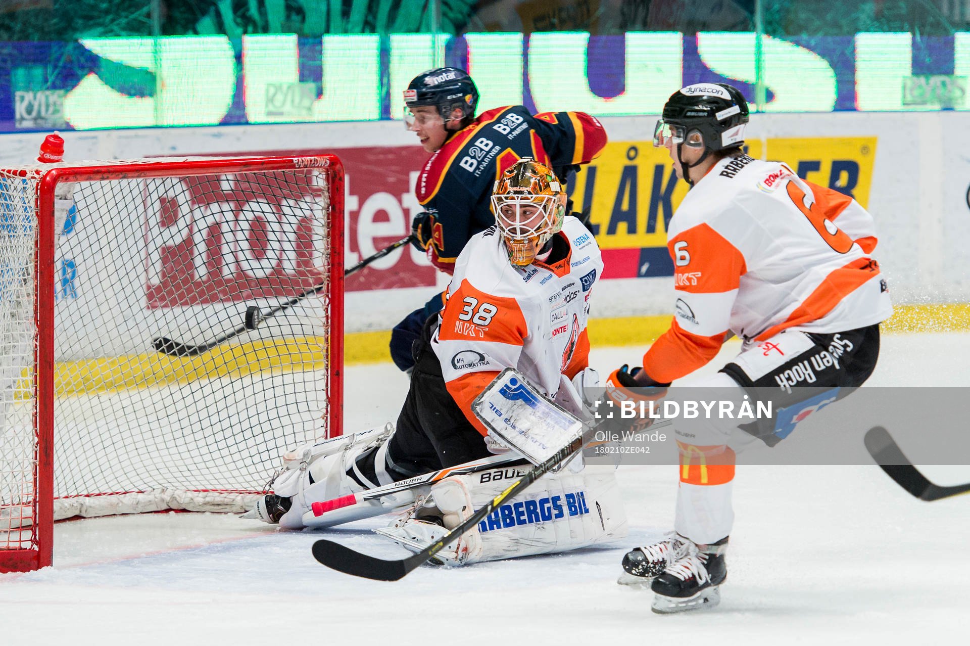 Karlskronas målvakt Johannes Jönsson får se 6-0 trilla