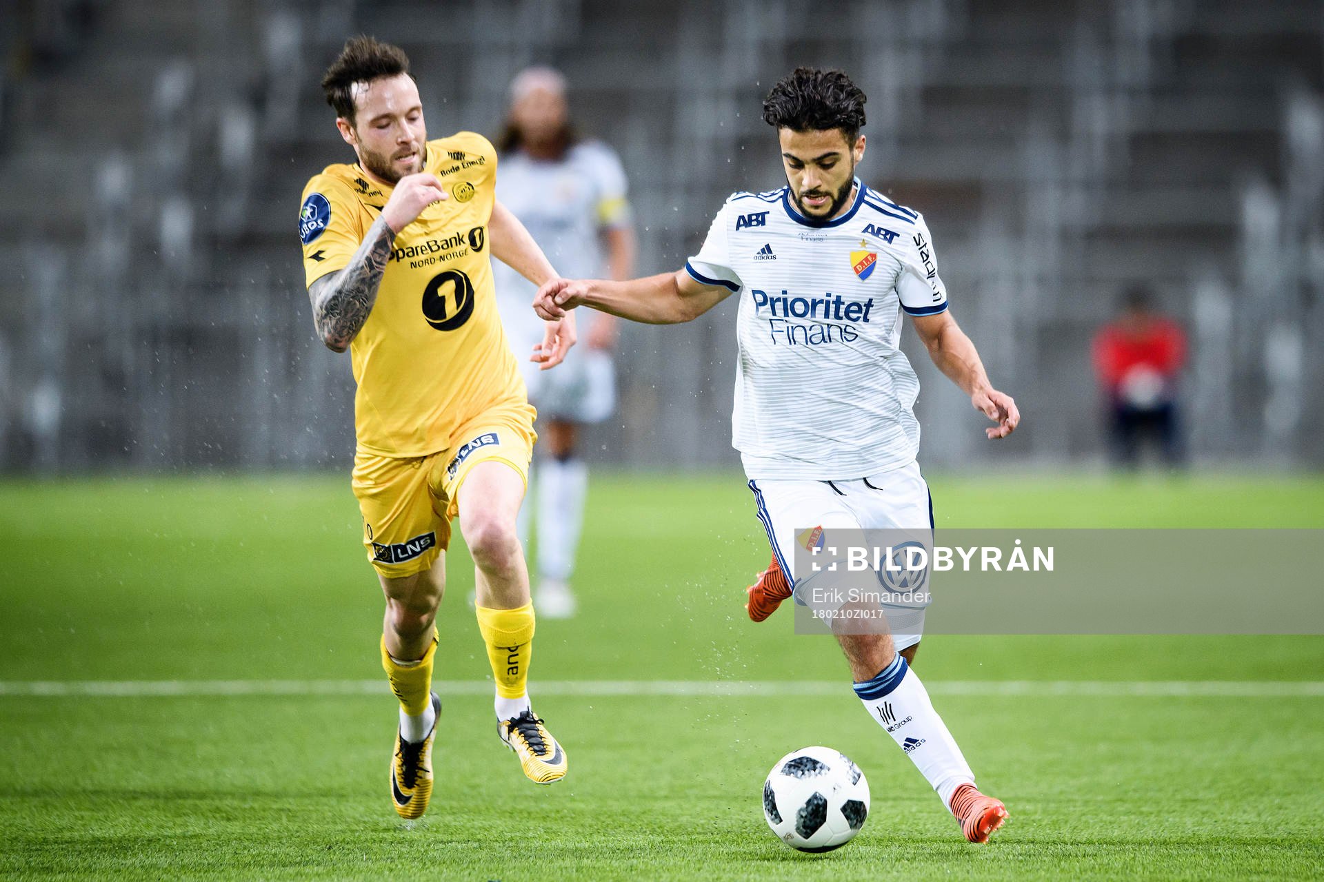 Djurgårdens Othman El Kabir jagas av Bodö/Glimts Jose