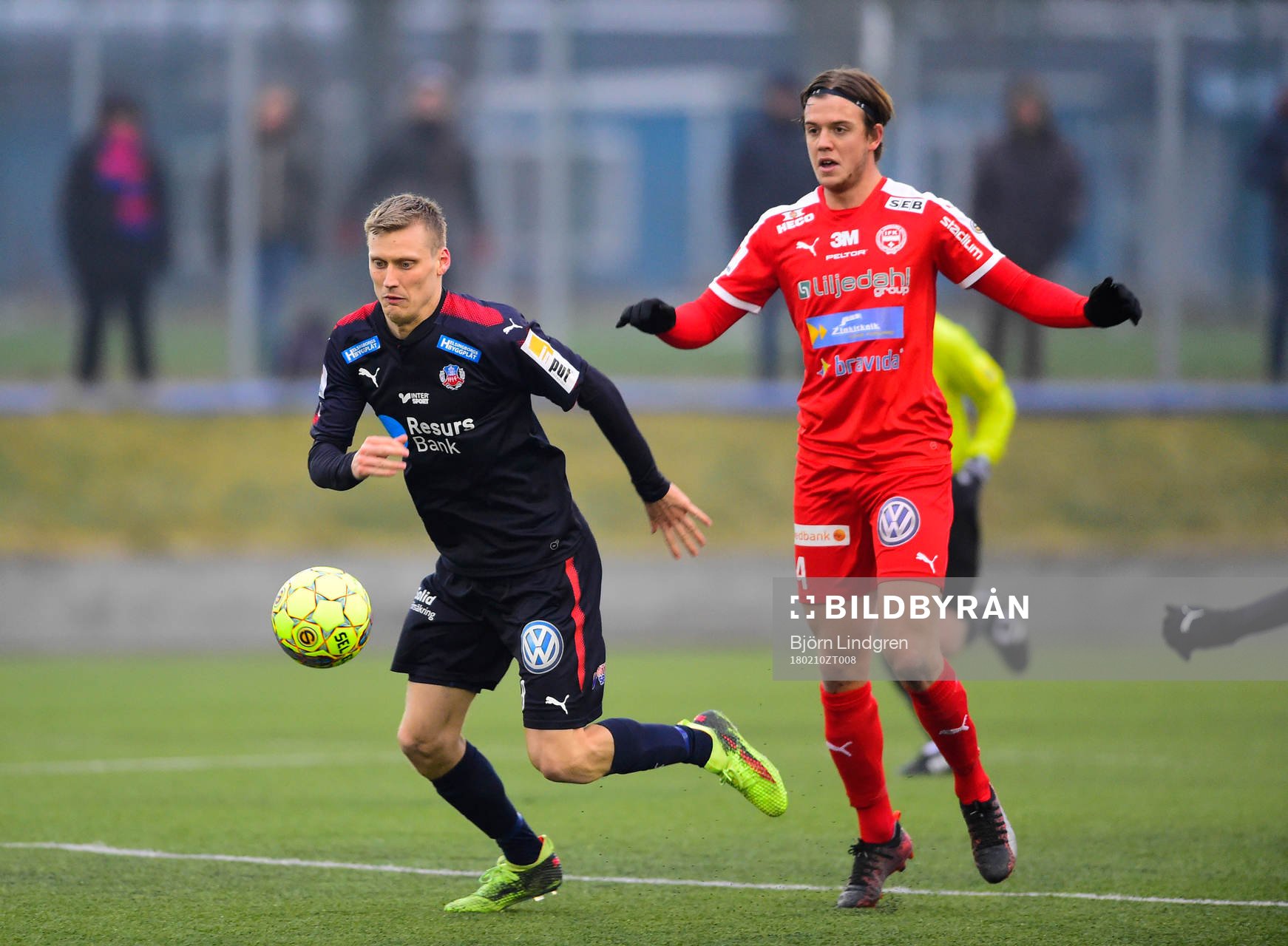 Helsingborgs Andri Runar Bjarnason  och Värnamos Alexander