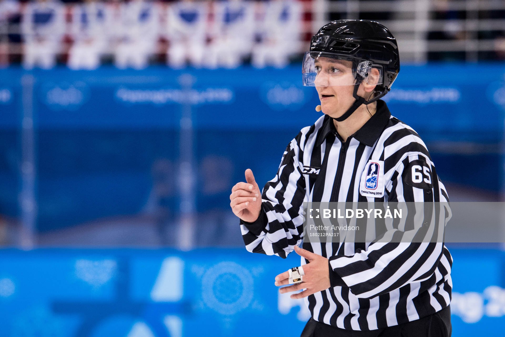 Linesman referee Johanna Tauriainen