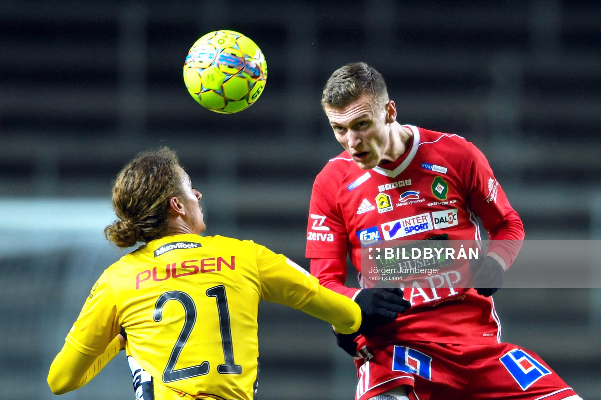 Elfsborgs Christopher Mc Vey och Skövdes Viktor Granath
