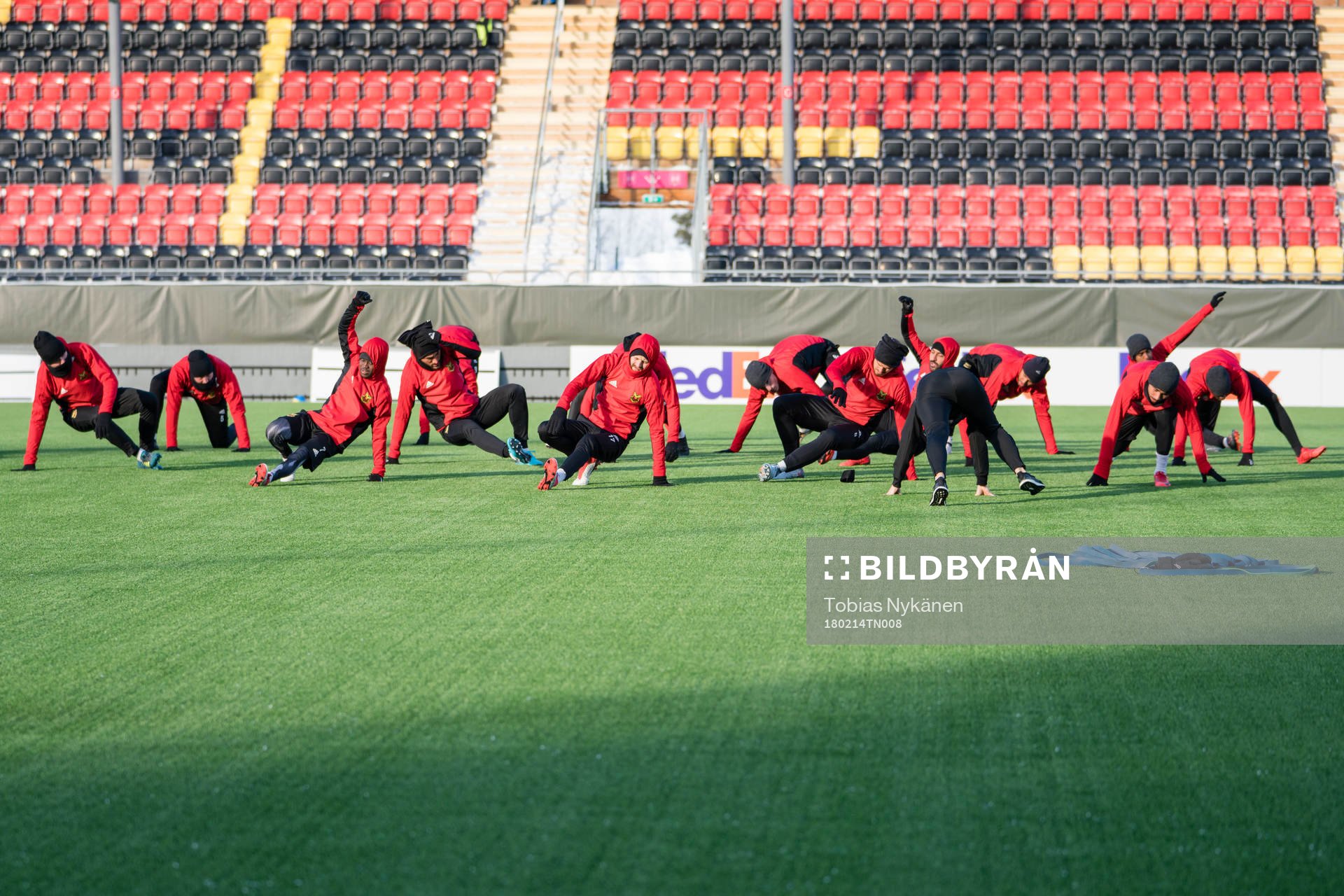Östersunds spelare värmer upp