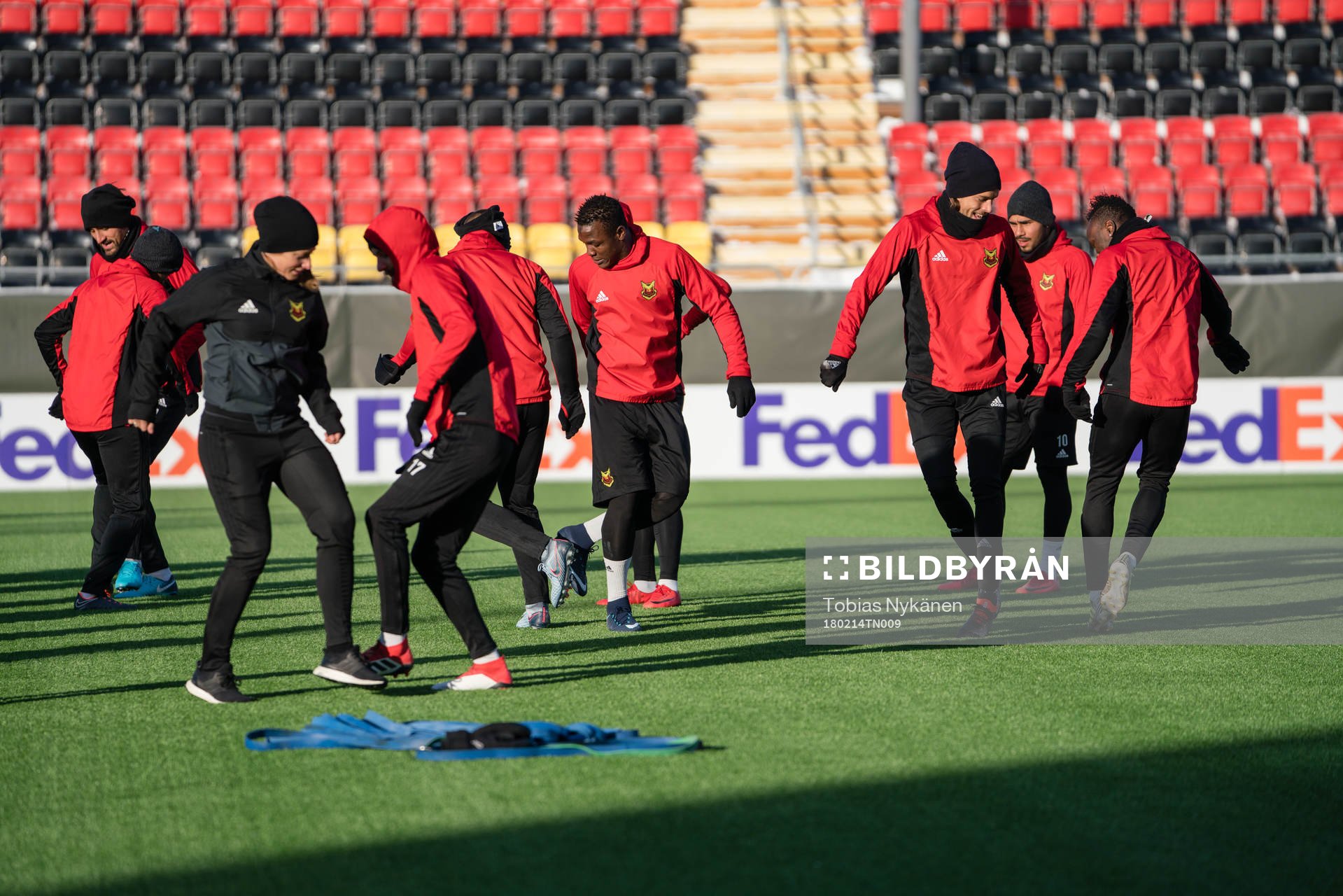 Östersunds spelare värmer upp
