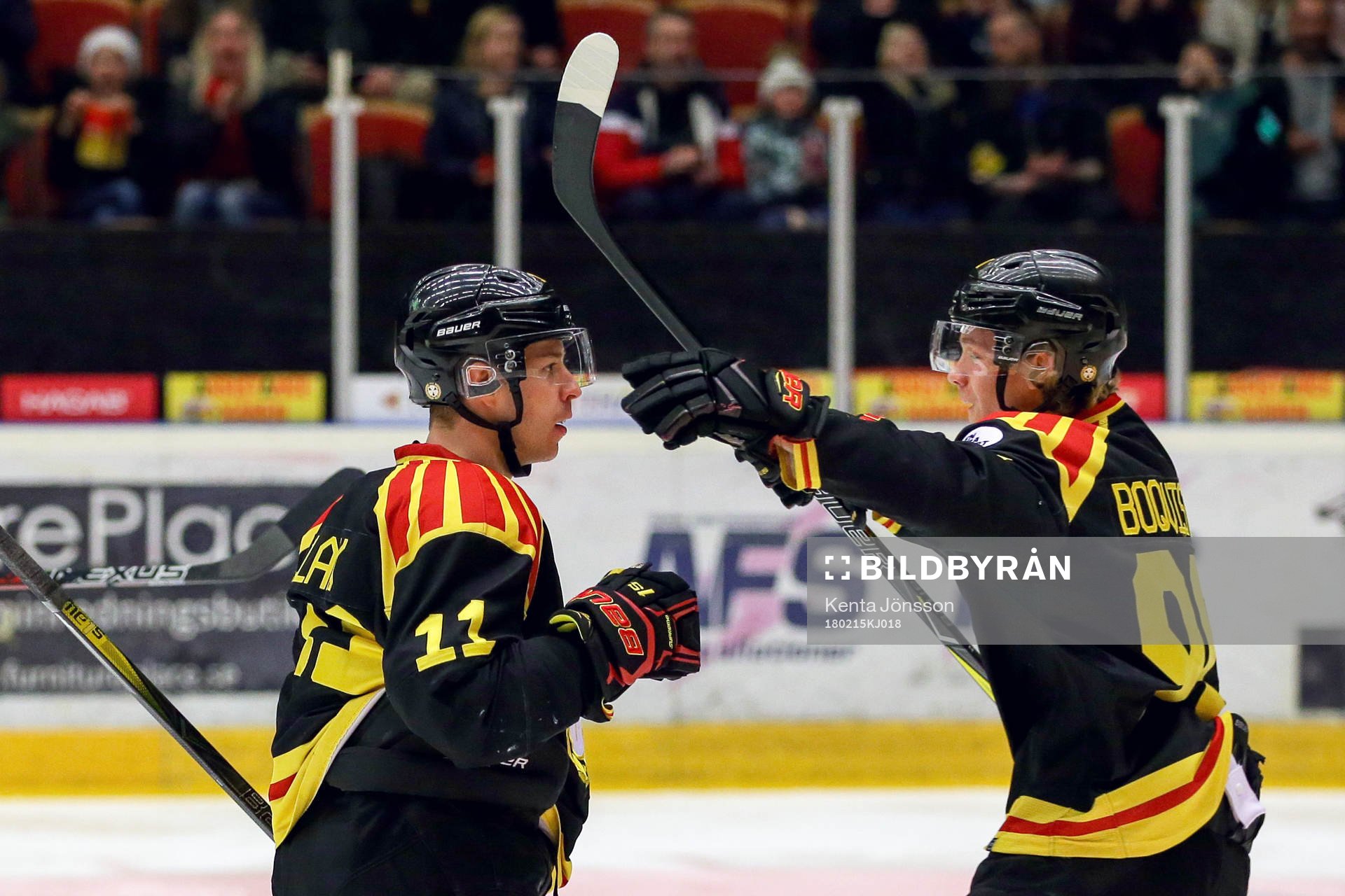 Brynäs Kevin Clark jublar med lagkamrat