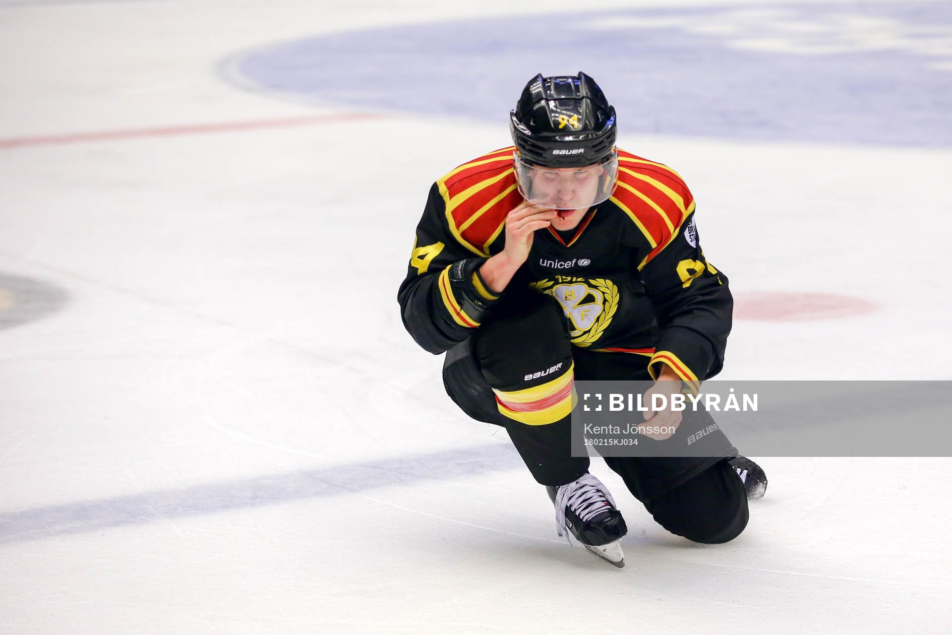 Brynäs Henrik Larsson grinar illa