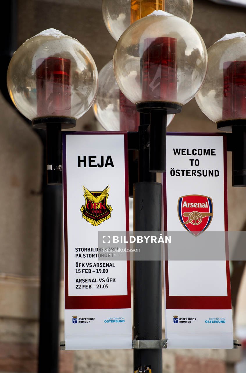 Stadens gatlyktor hälsar Arsenal välkommen innan