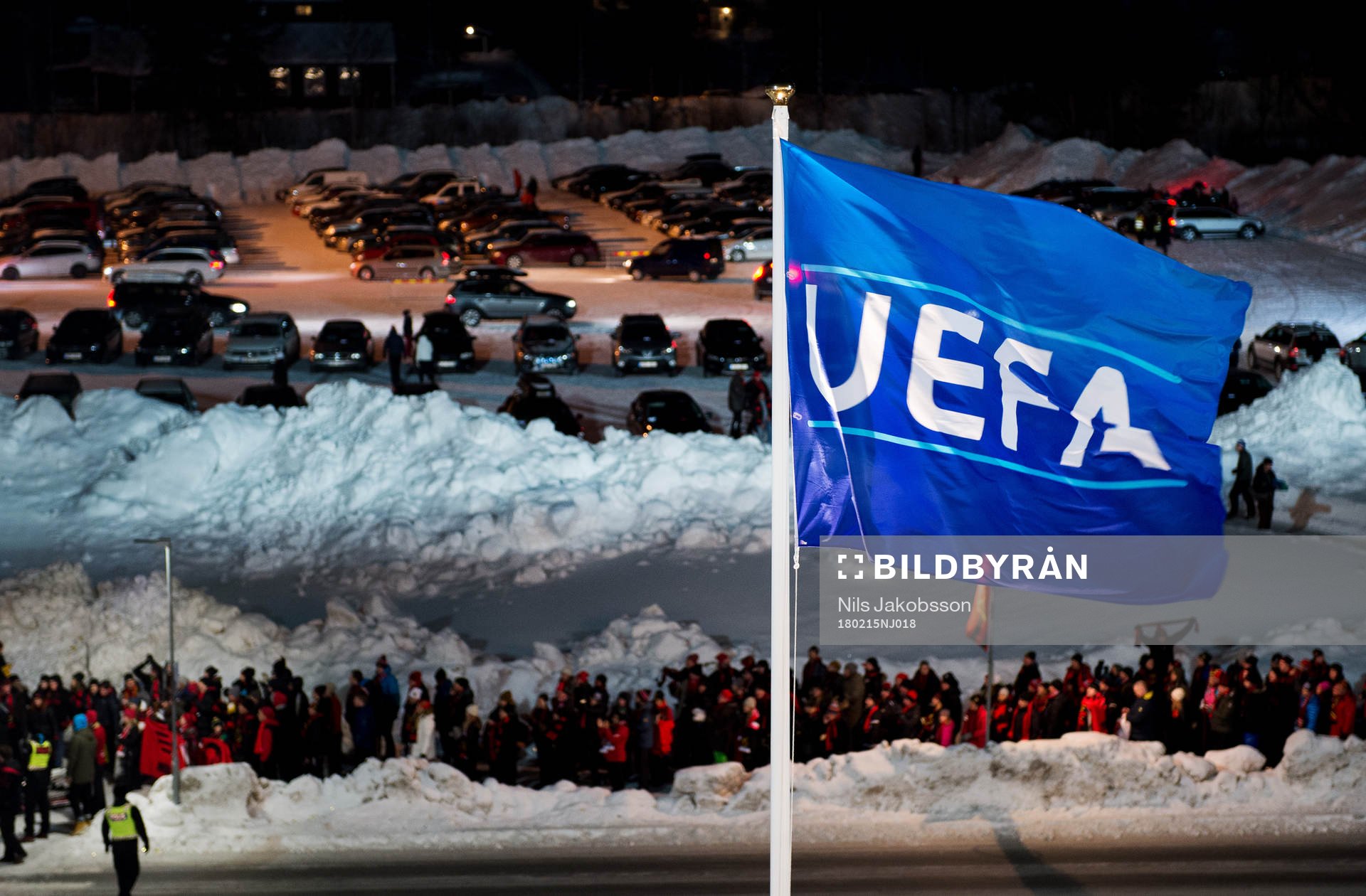 UEFAs flagga vajar och puliken