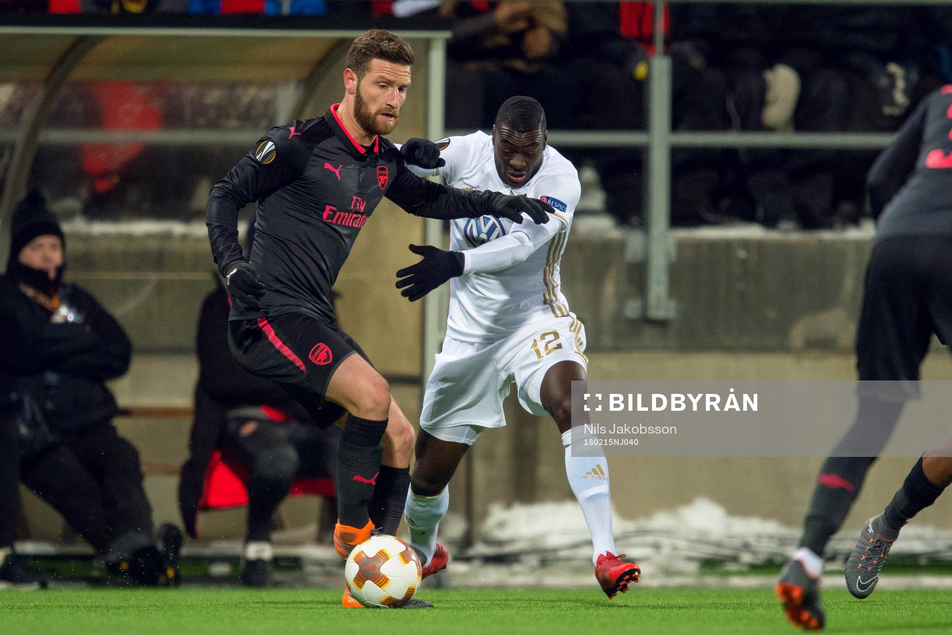 Arsenals Shkodran Mustafi och Östersunds Ken Sema
