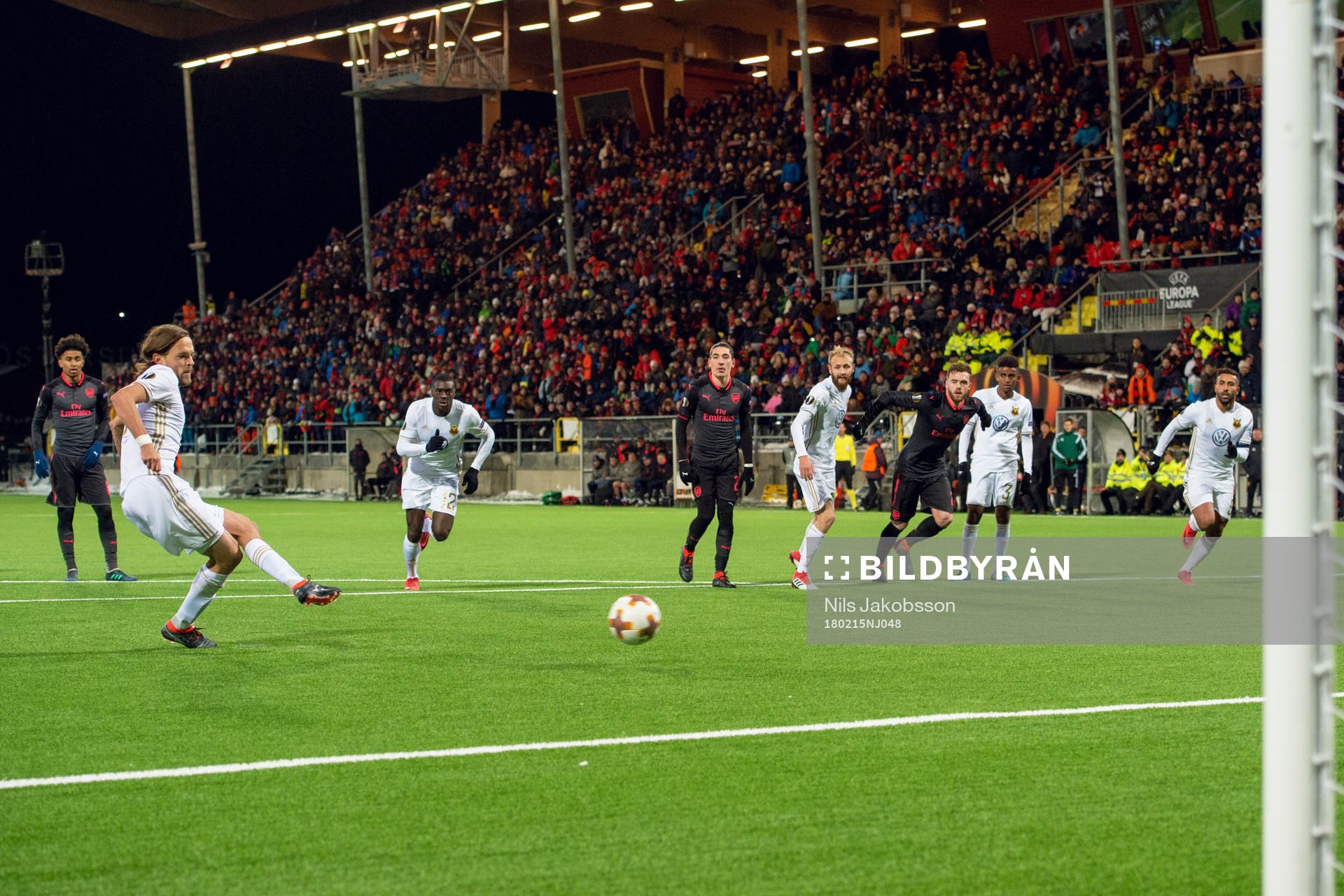 Östersunds Tom Pettersson missar en straff