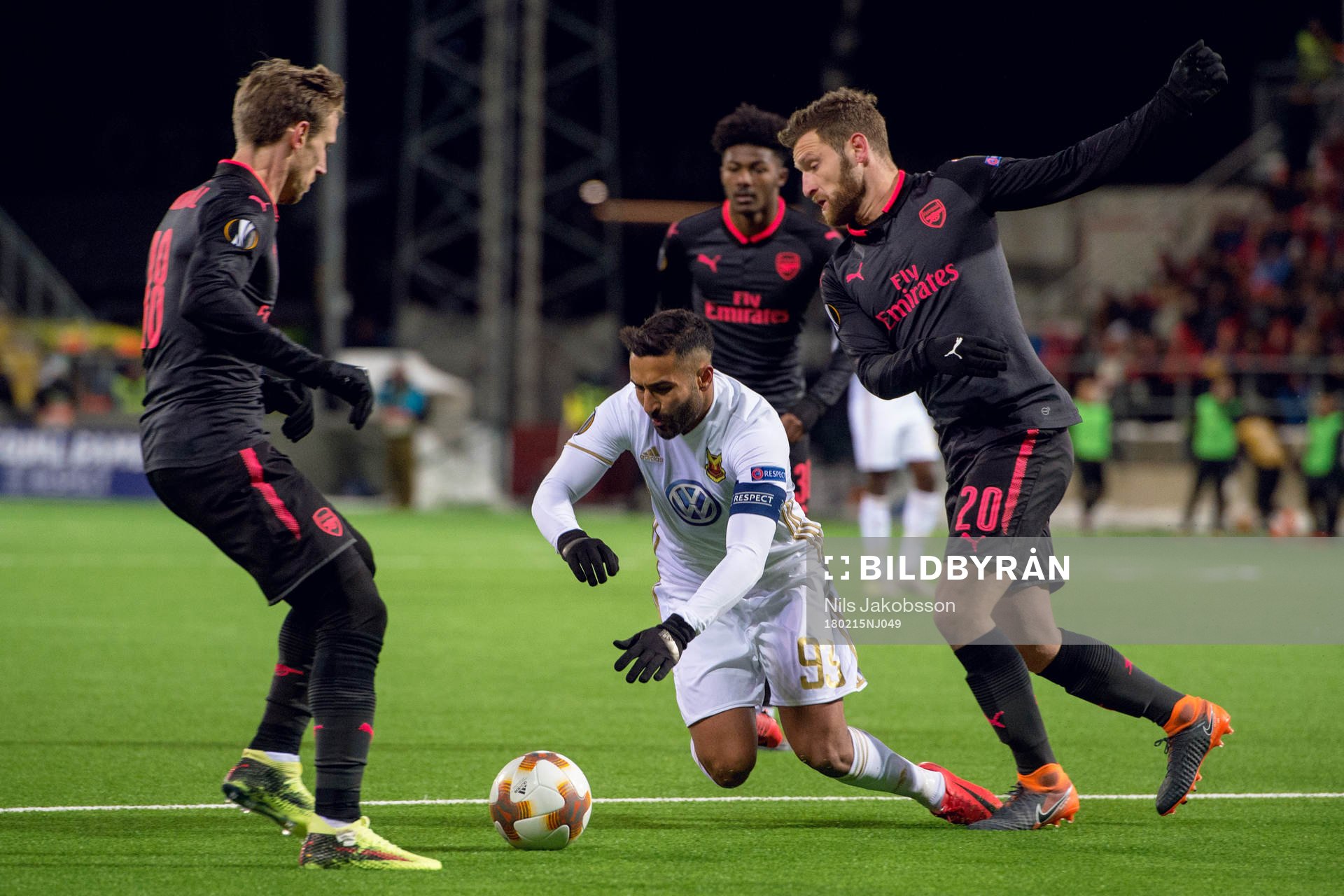 Östersunds Saman Ghoddos går omkull i straffområdet