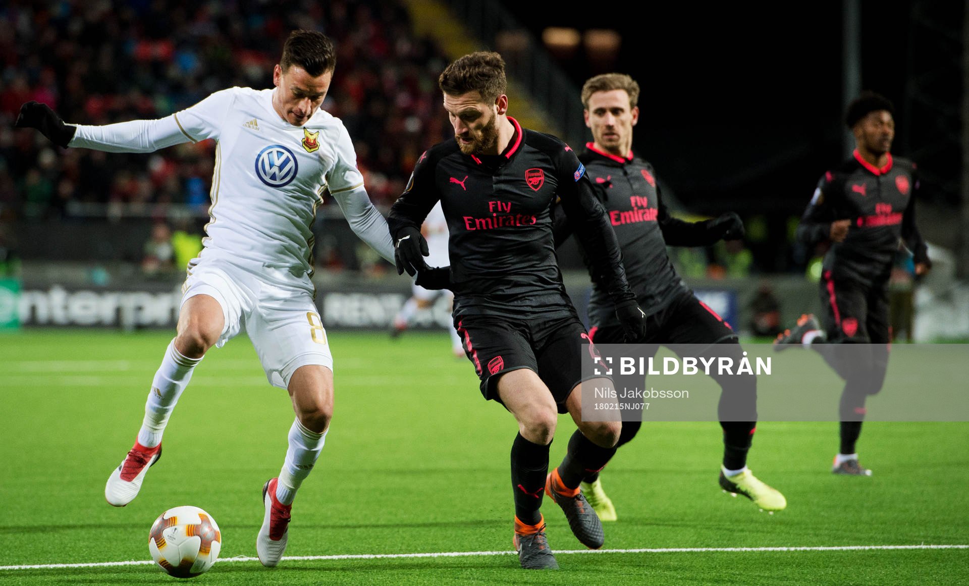 Östersunds Jamie Hopcutt och Arsenals Shkodran Mustafi