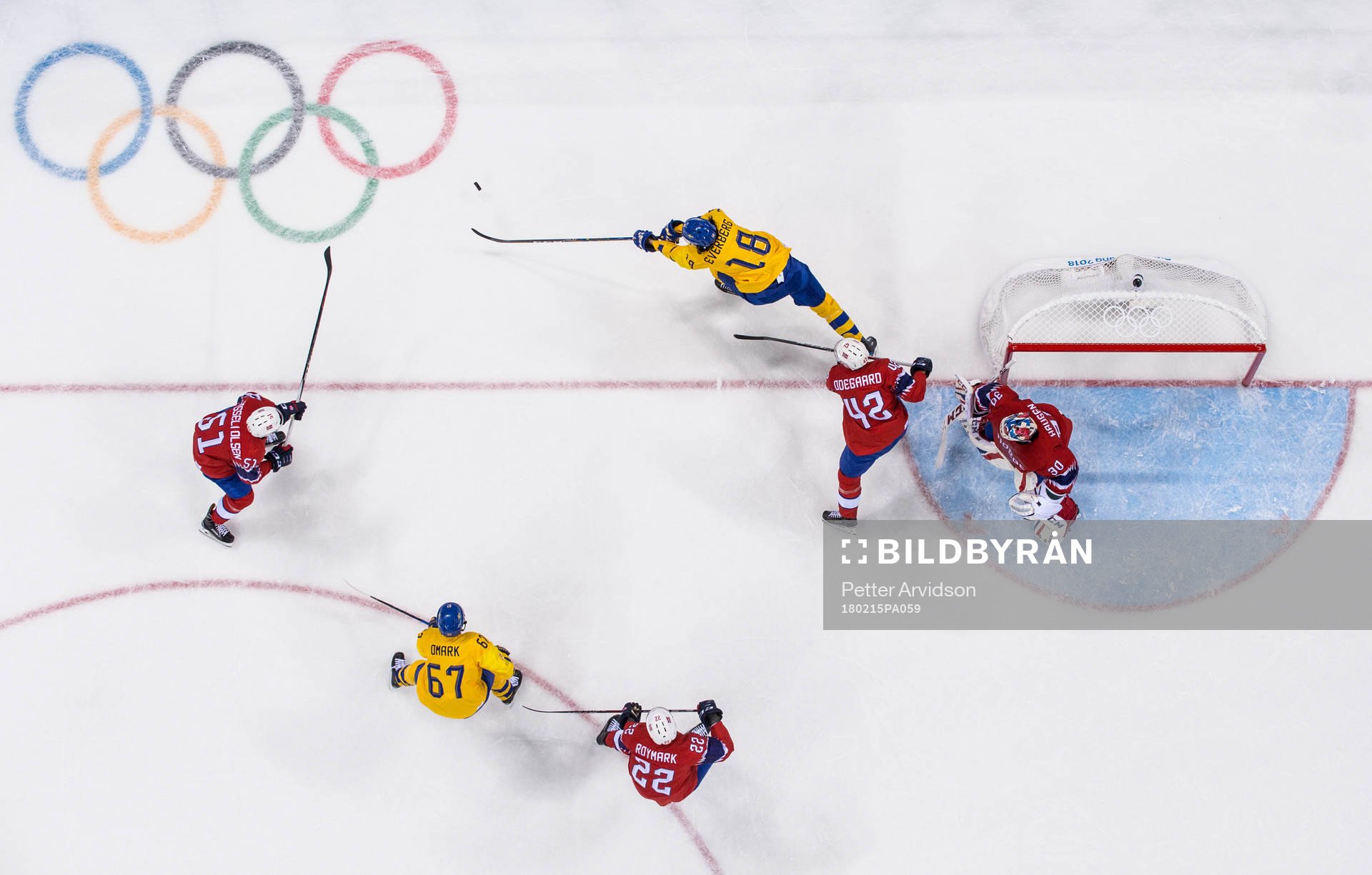 Dennis Everberg of Sweden and Linus Omark of Sweden against