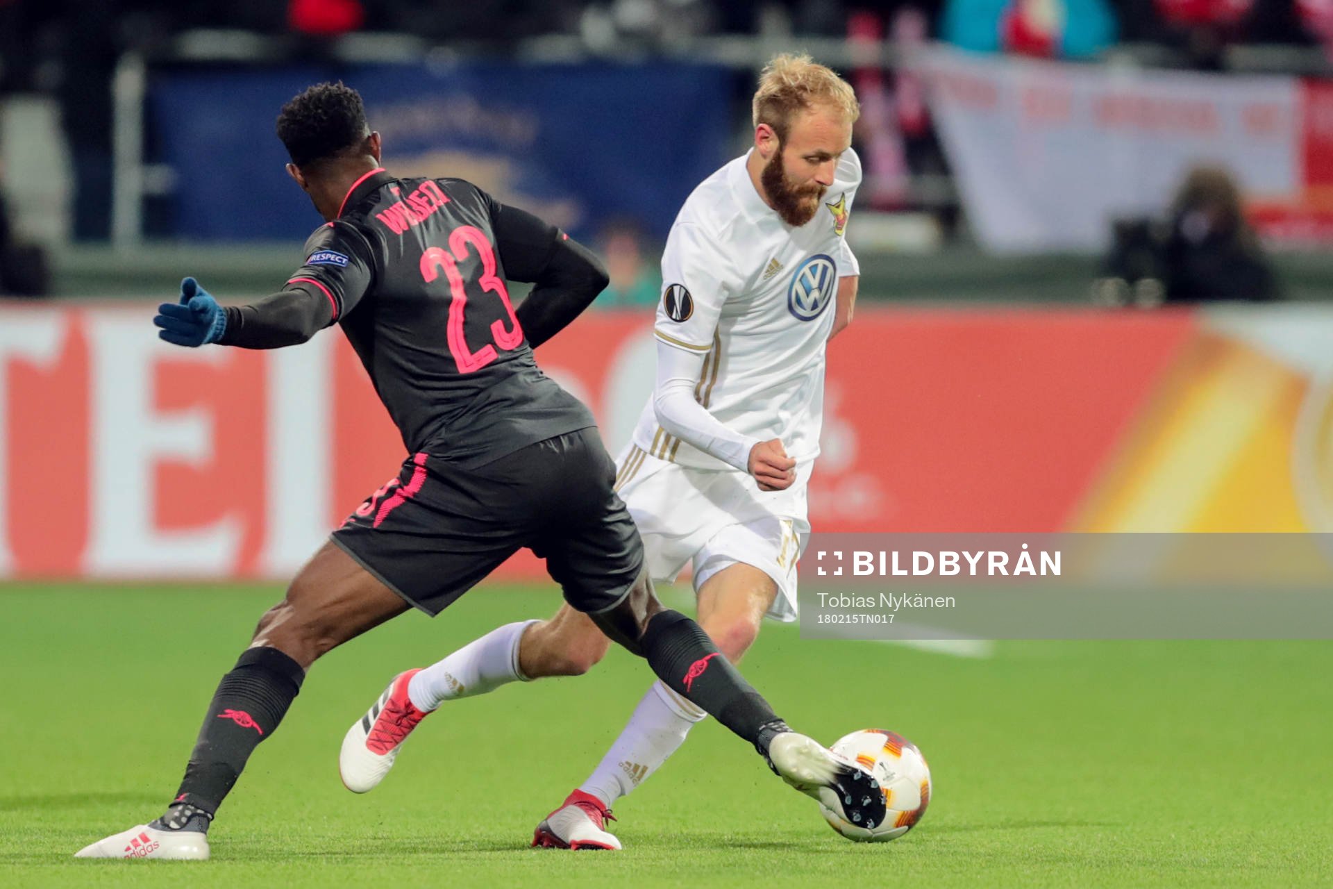 Östersunds Curtis Edwards och Arsenals Danny Welbeck