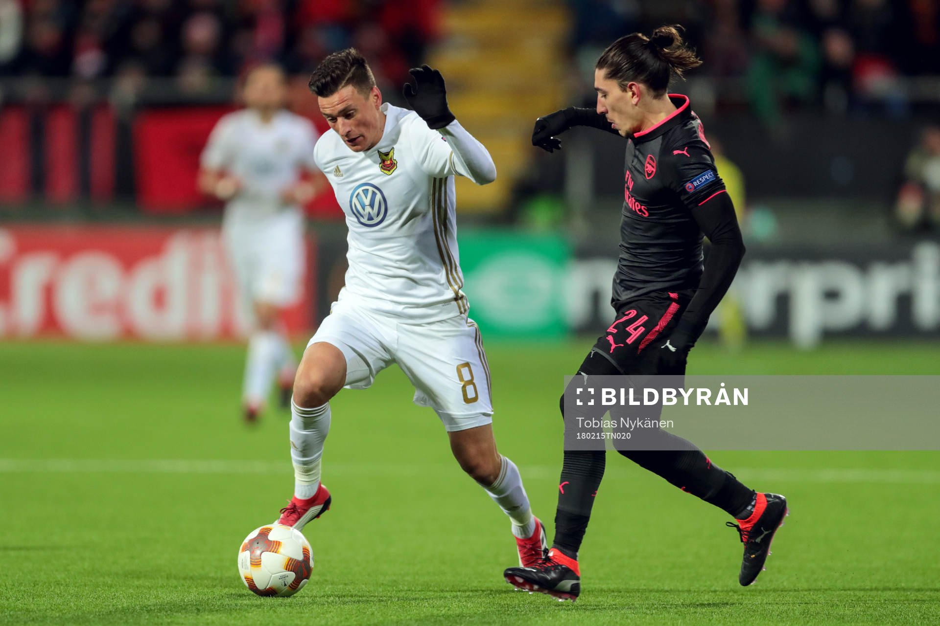 Östersunds Jamie Hopcutt och Arsenals Hector Bellerin