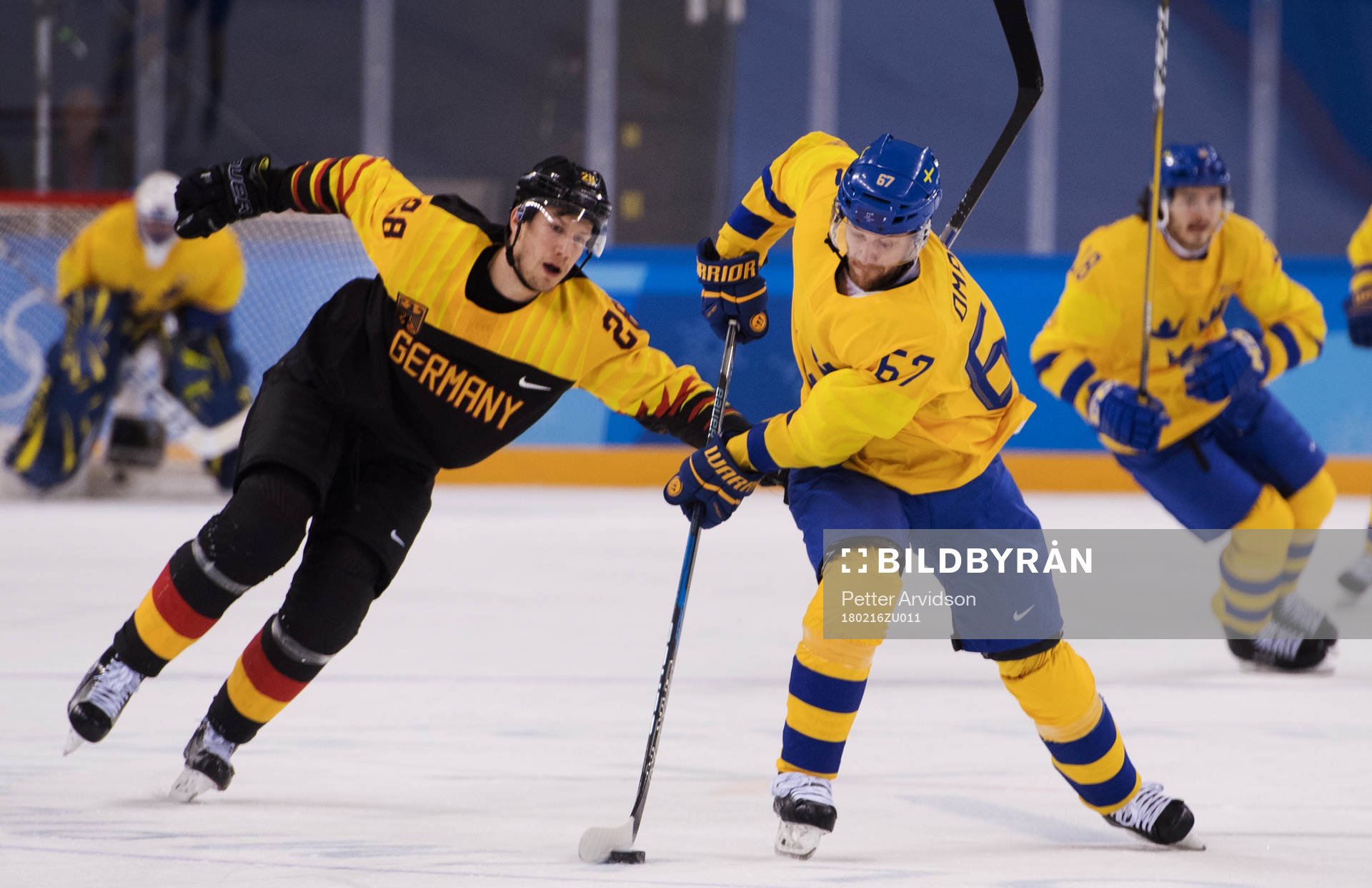 Frank Mauer of Germany and Linus Omark of Sweden