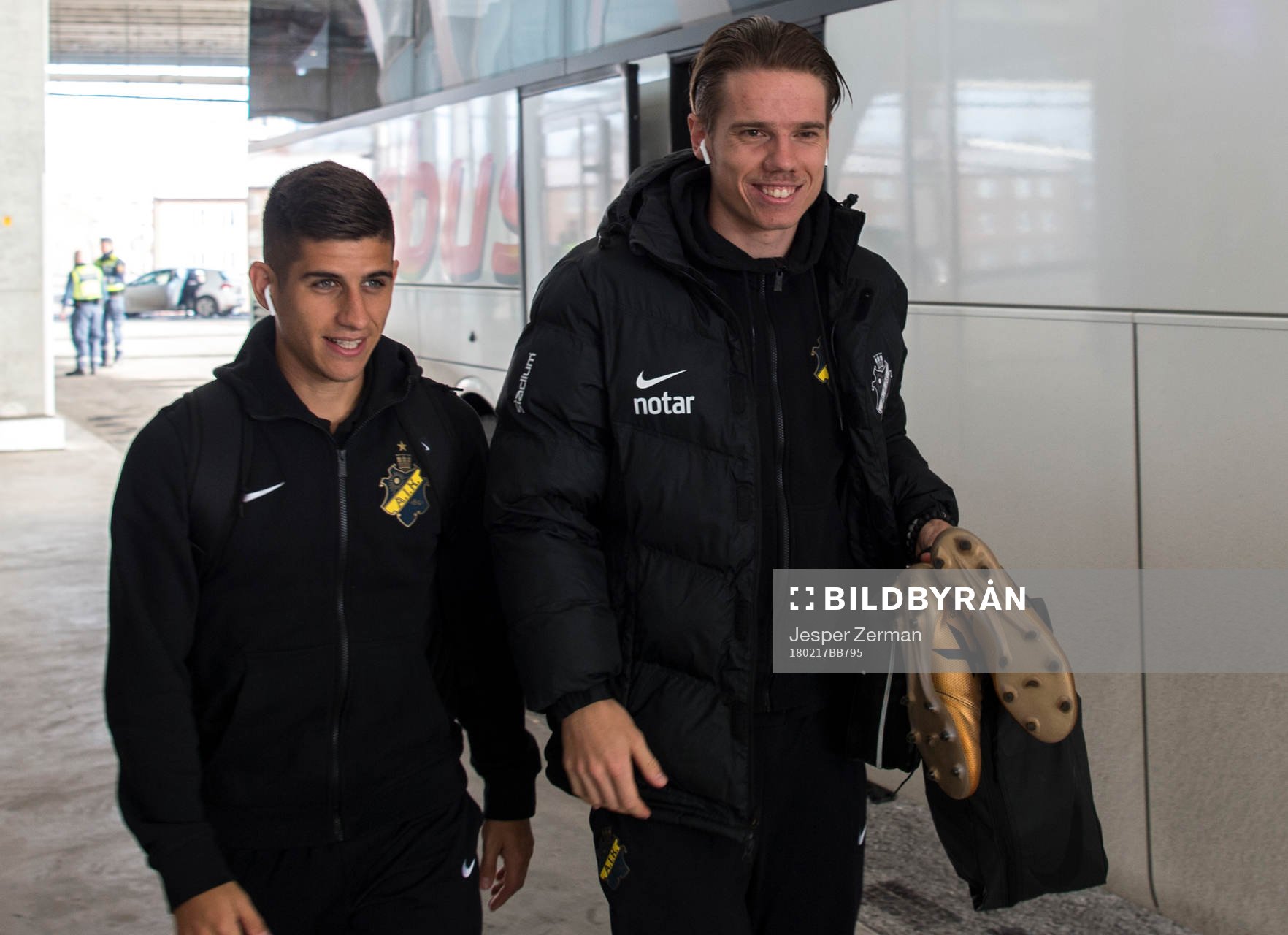 s Nicolas Marcelo Stefanelli och Robert Taylor