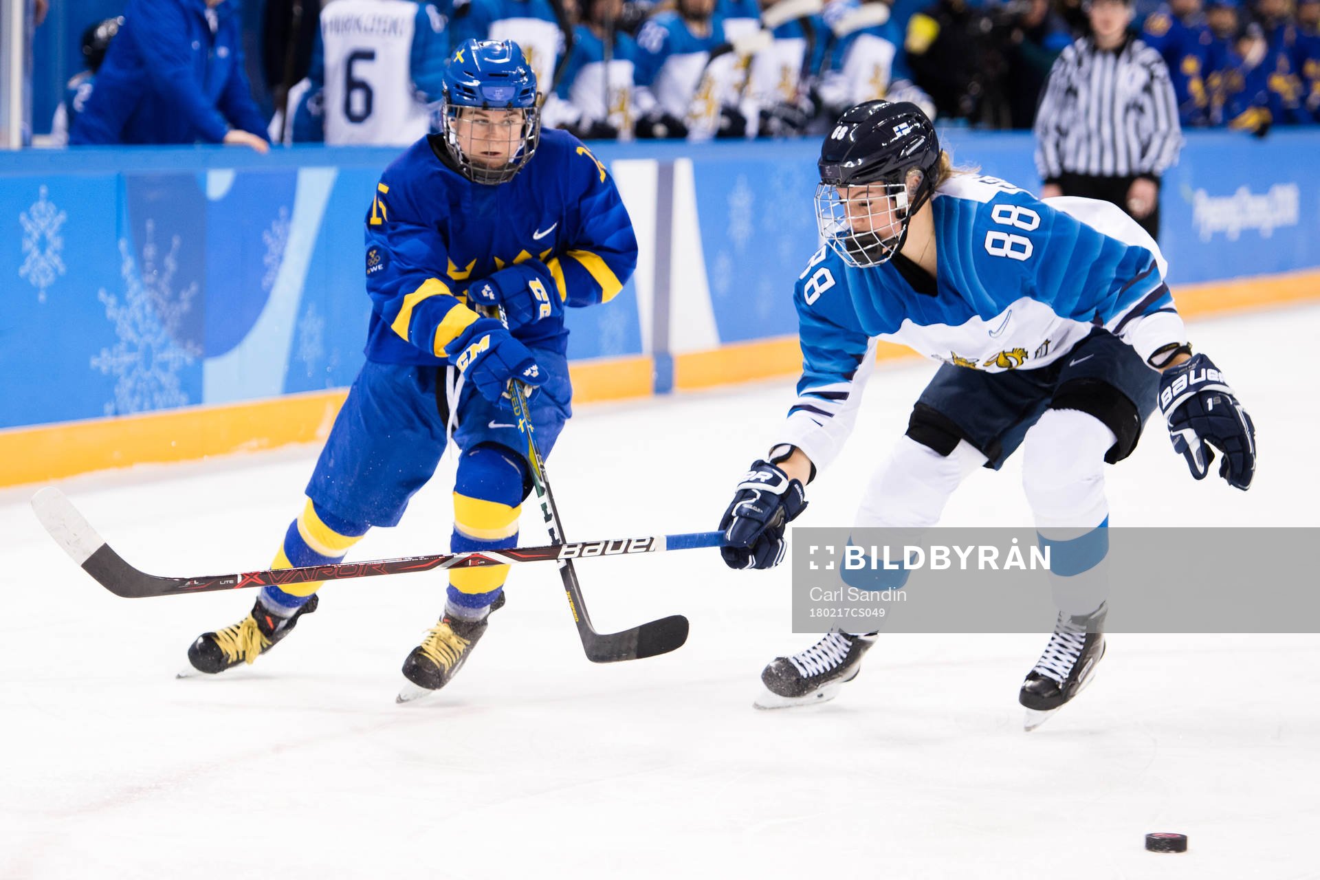 Lisa Johansson of Sweden and Ronja Savolainen of Finland in