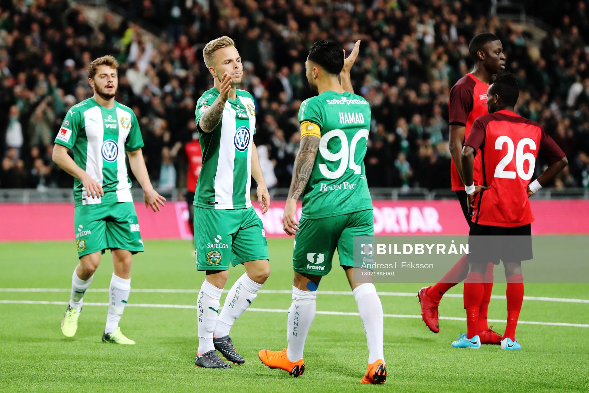 Hammarbys Rebin Asaad och Sander Svendsen jublar med Jiloan