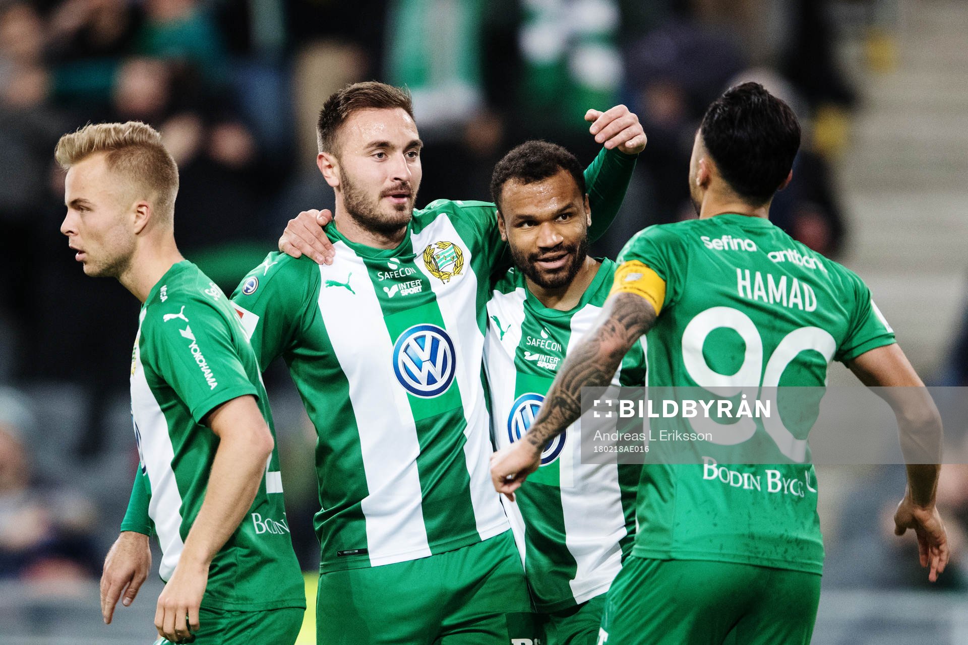 Hammarbys Sander Svendsen och Jiloan Hamad jublar med