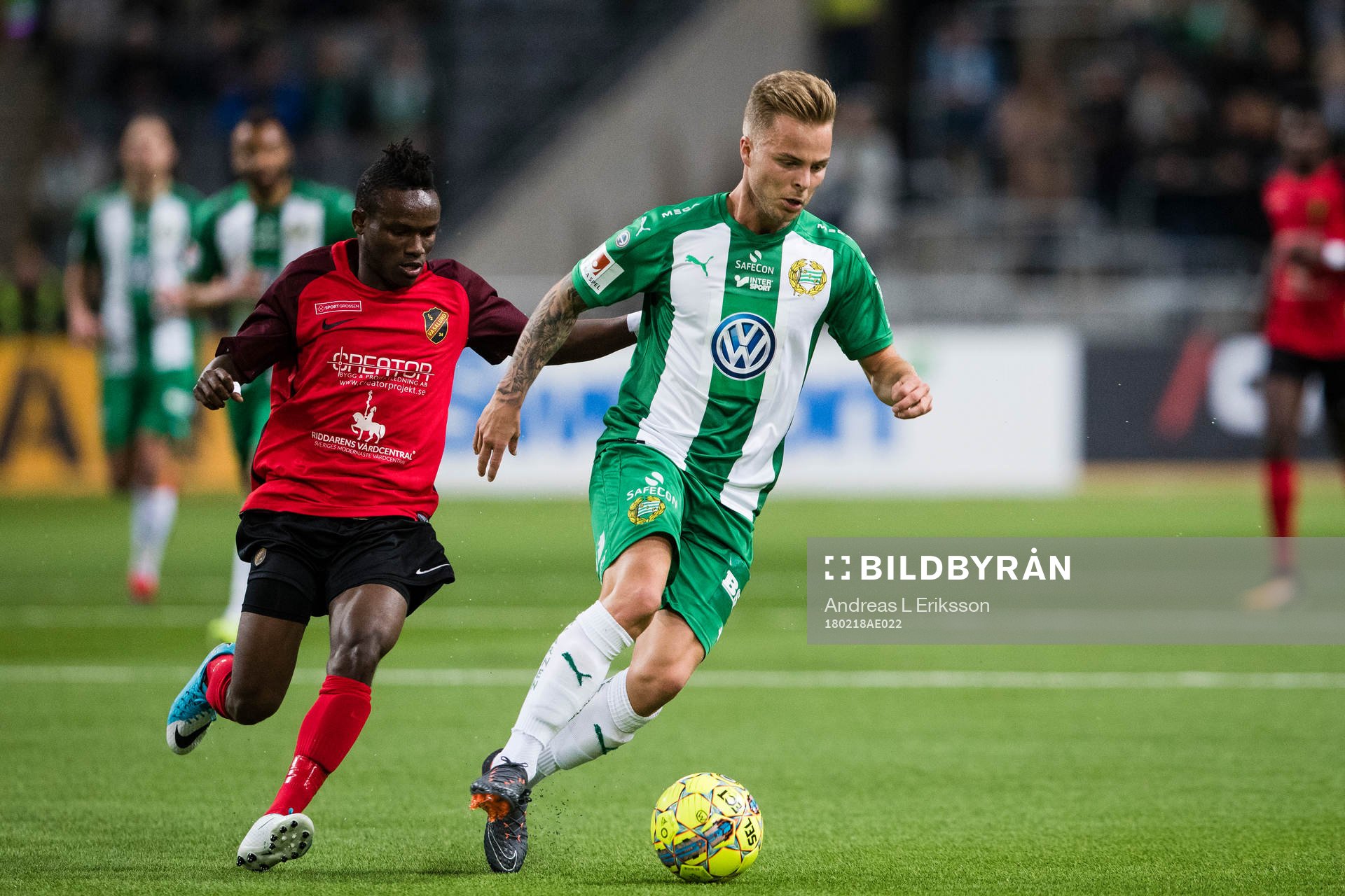 Vasalunds Moussa Traore jagar Hammarbys Sander Svendsen