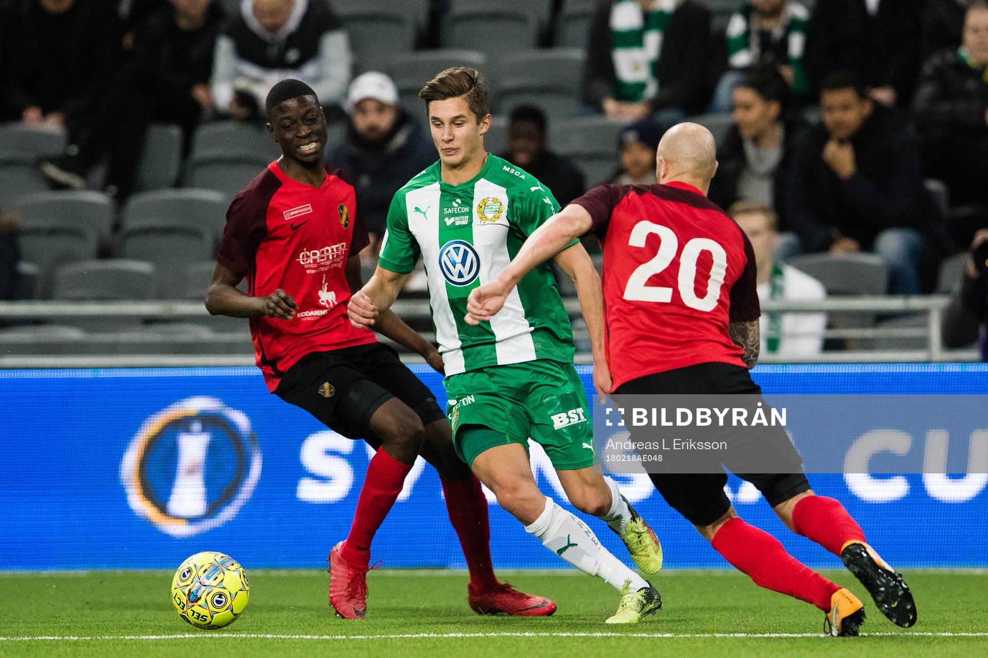 Hammarbys Leo Bengtsson utmanar Vasalunds Krsto Beko och