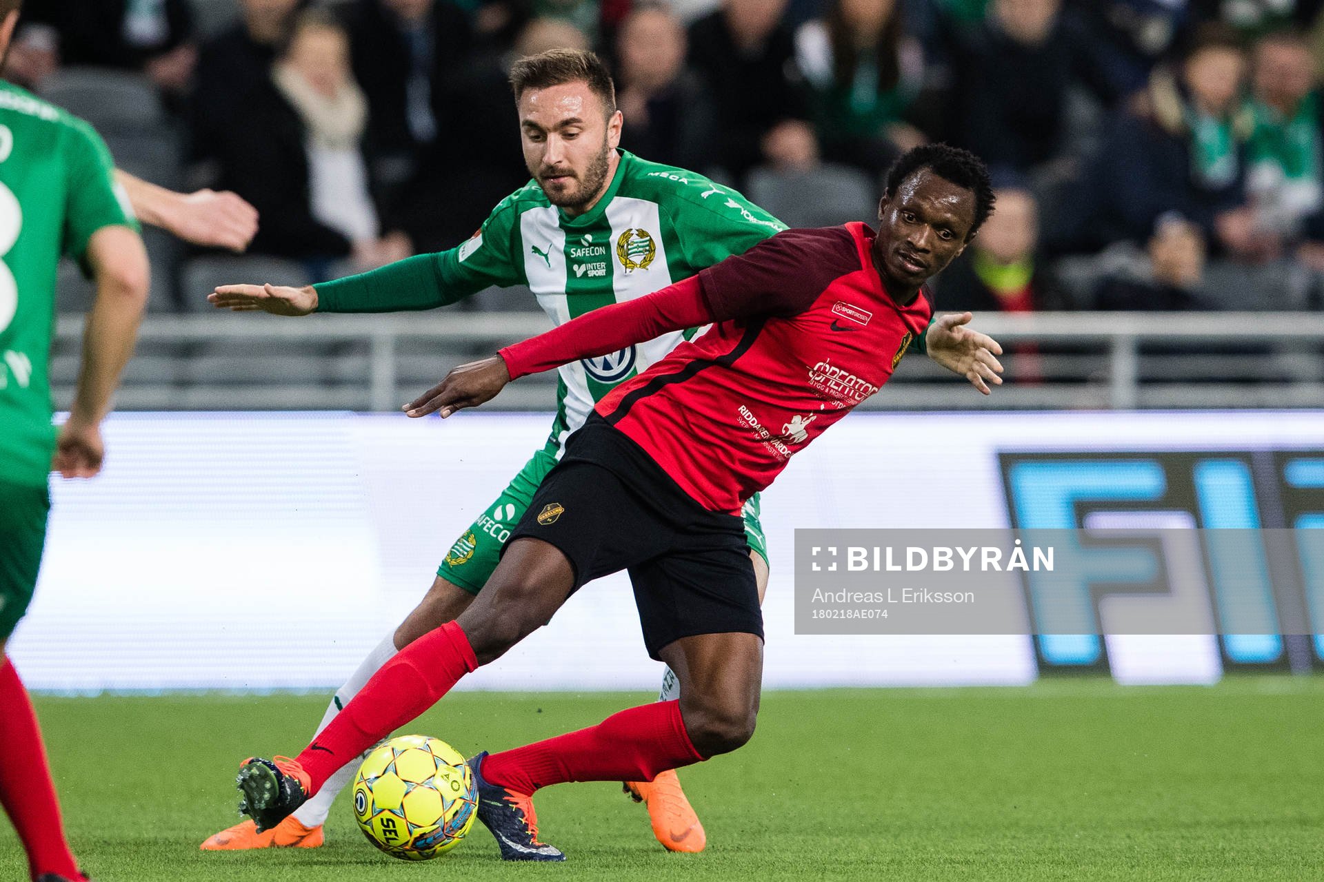 Hammarbys Muamer Tankovic och Vasalunds Hamza Kamara