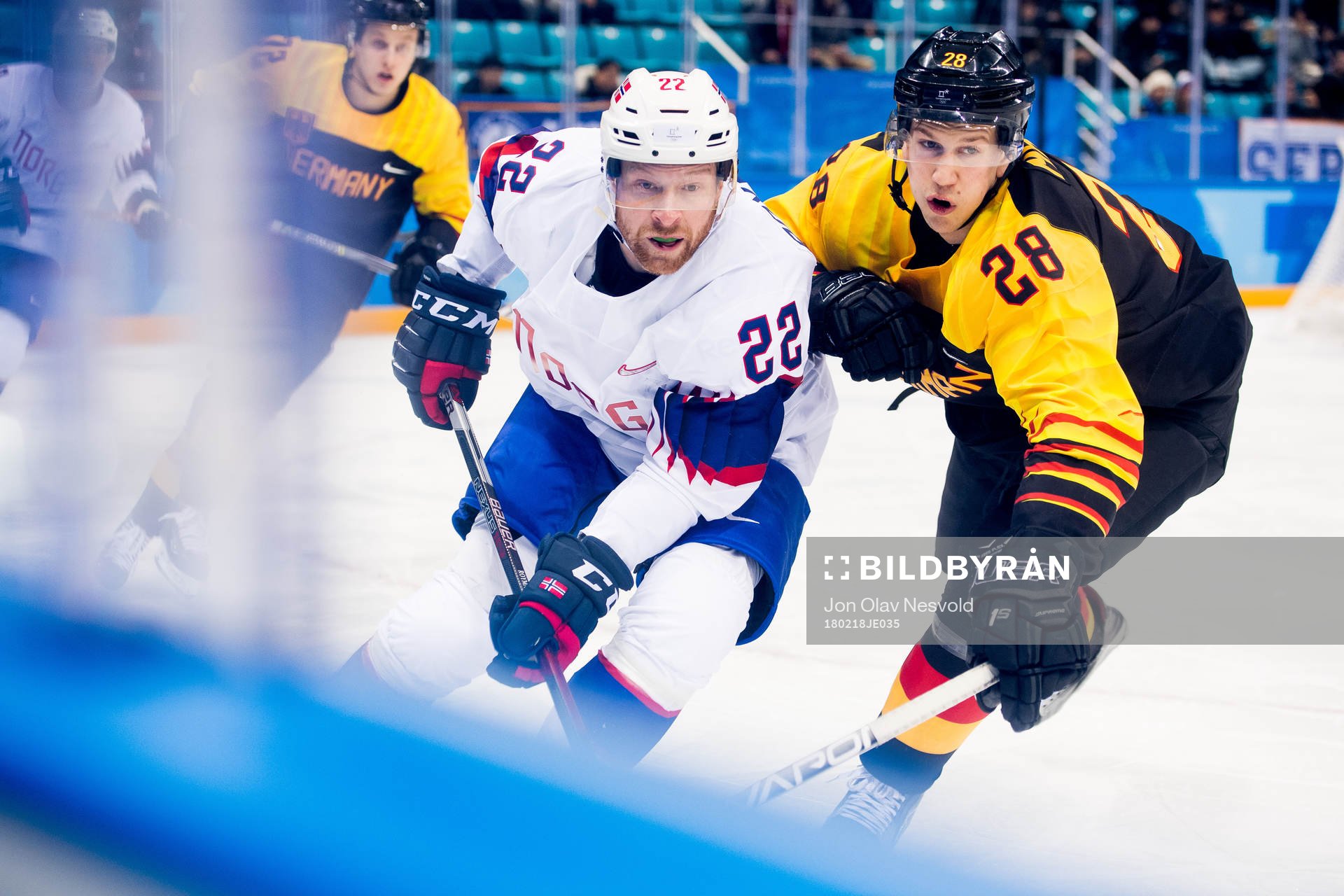 Martin Røymark of Norway and Frank Mauer of Germany in the