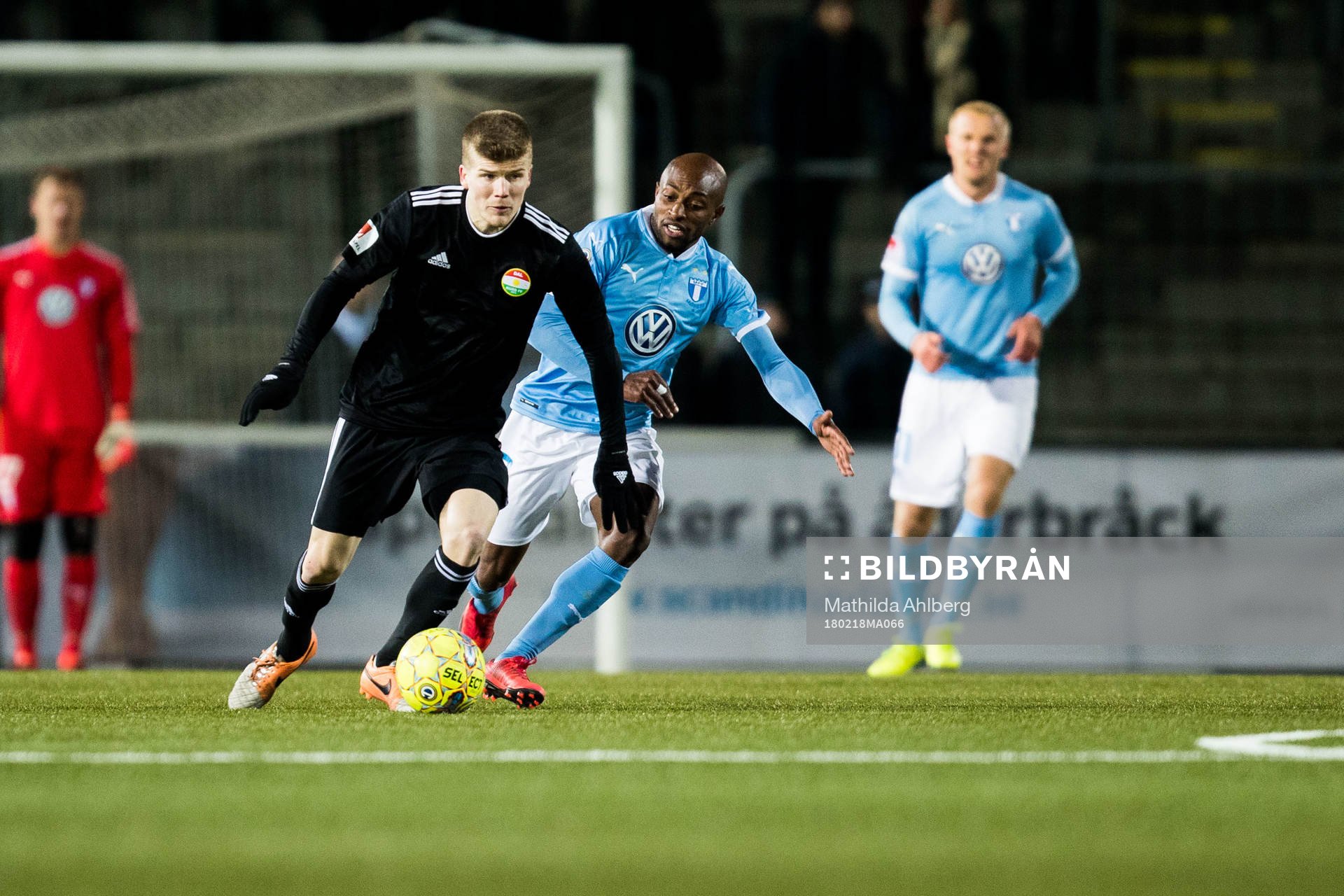 Dalkurds Oliver Berg och Malmö FFs Fouad Bachirou