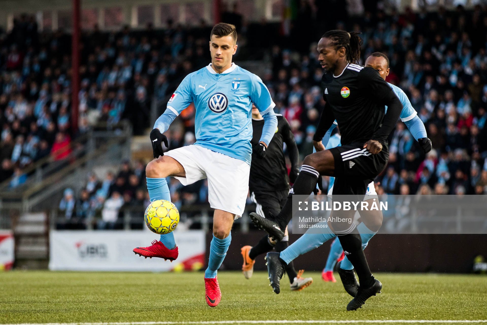 Malmö FFs Alexander Jeremejeff och Dalkurds Kebba Ceesay